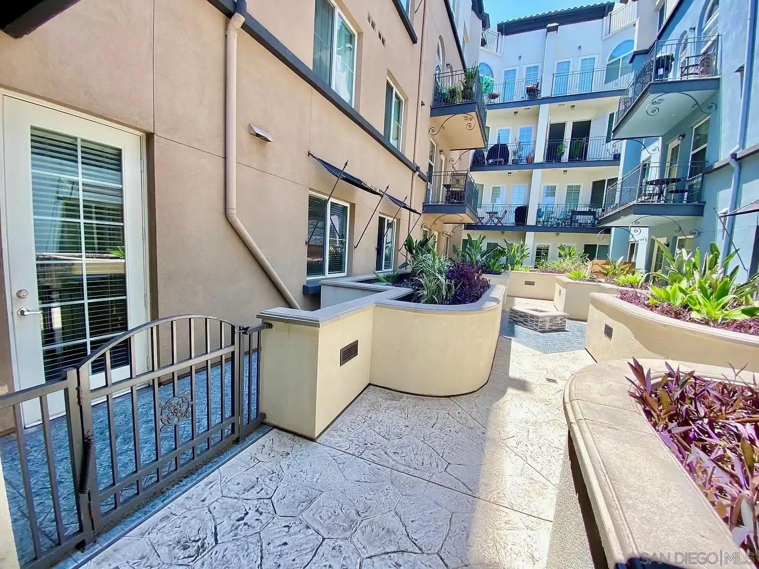 Detail Gallery Image 12 of 43 For 3950  Ohio St  202, San Diego,  CA 92104 - 3 Beds | 2 Baths