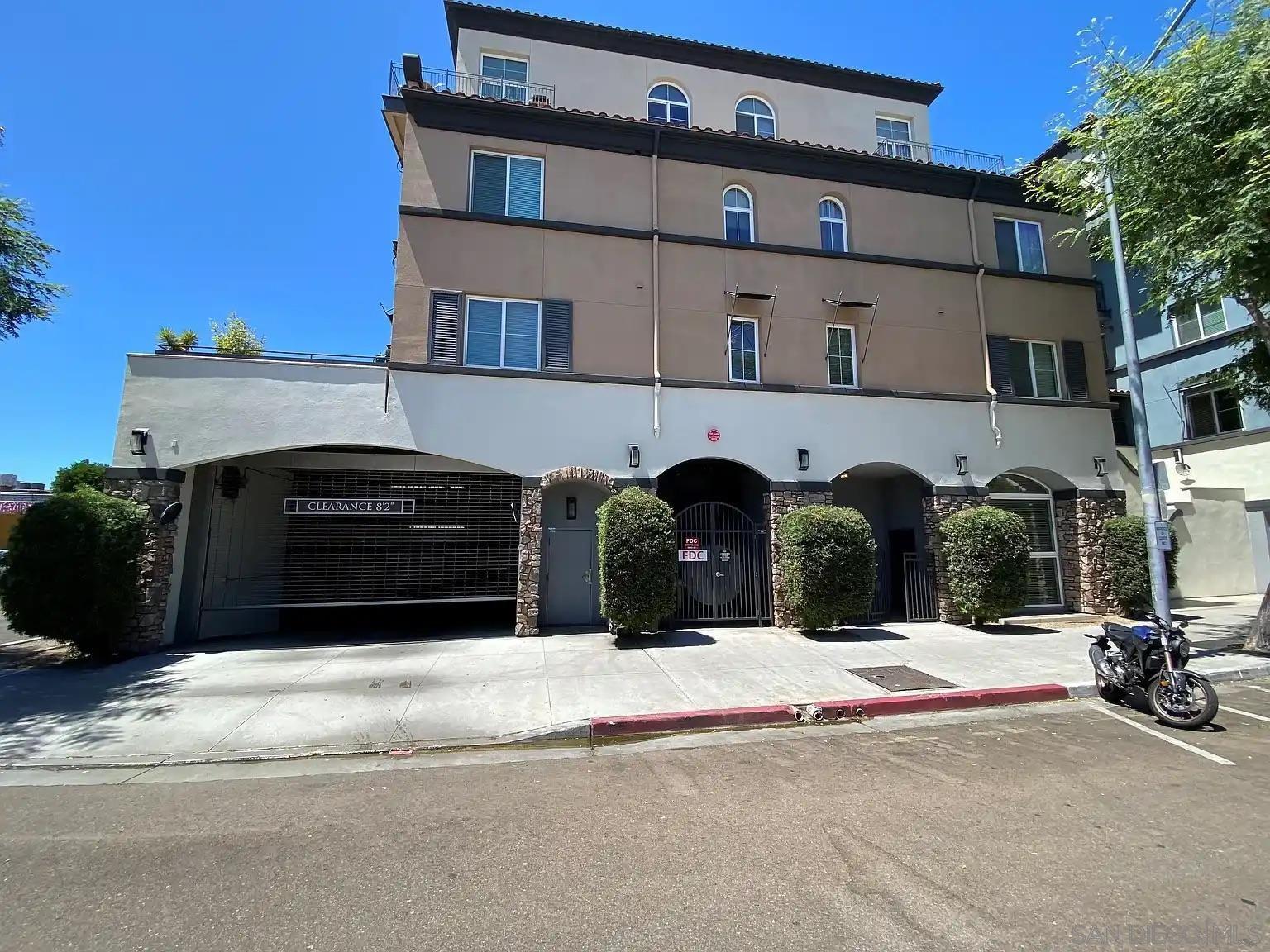 Detail Gallery Image 3 of 43 For 3950  Ohio St  202, San Diego,  CA 92104 - 3 Beds | 2 Baths