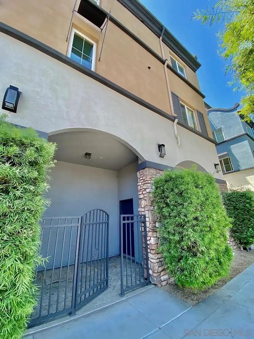 Detail Gallery Image 6 of 43 For 3950  Ohio St  202, San Diego,  CA 92104 - 3 Beds | 2 Baths