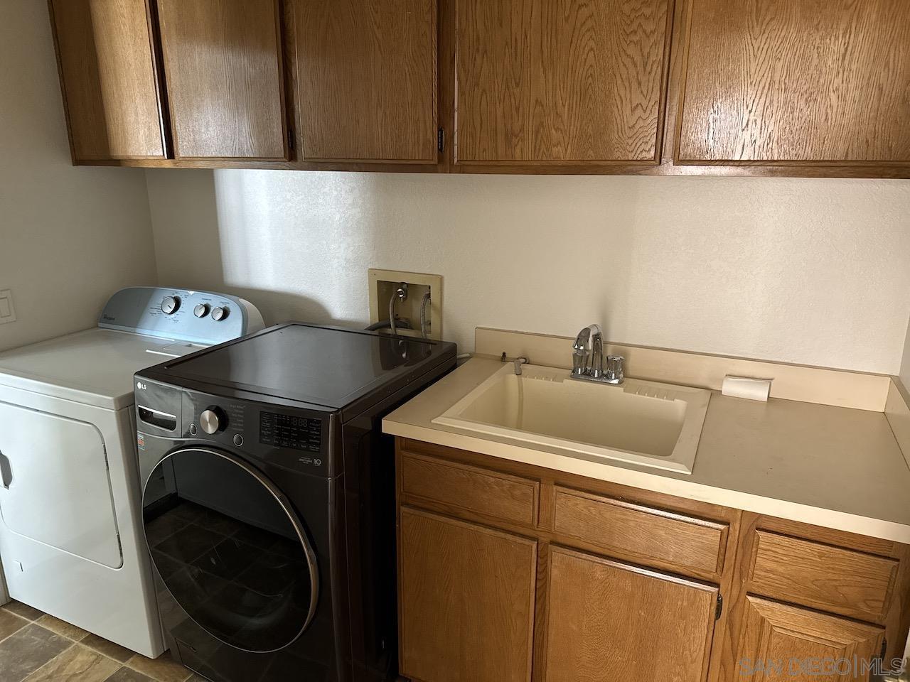 Detail Gallery Image 14 of 35 For 12159  Caminito Corriente, San Diego,  CA 92128 - 4 Beds | 2/1 Baths