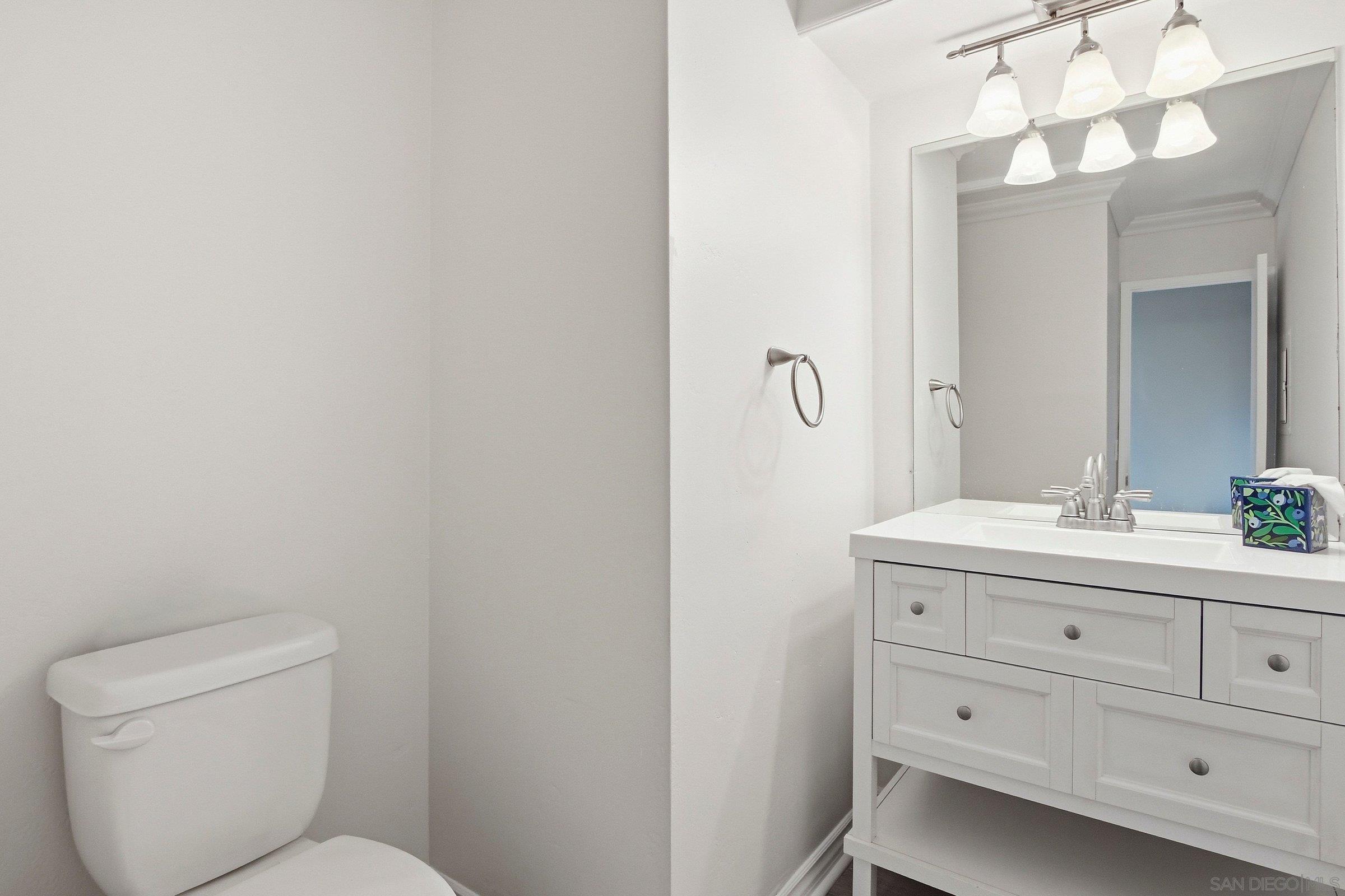 Detail Gallery Image 12 of 27 For 10794  Jeanne Ter  #E,  Santee,  CA 92071 - 2 Beds | 2/1 Baths