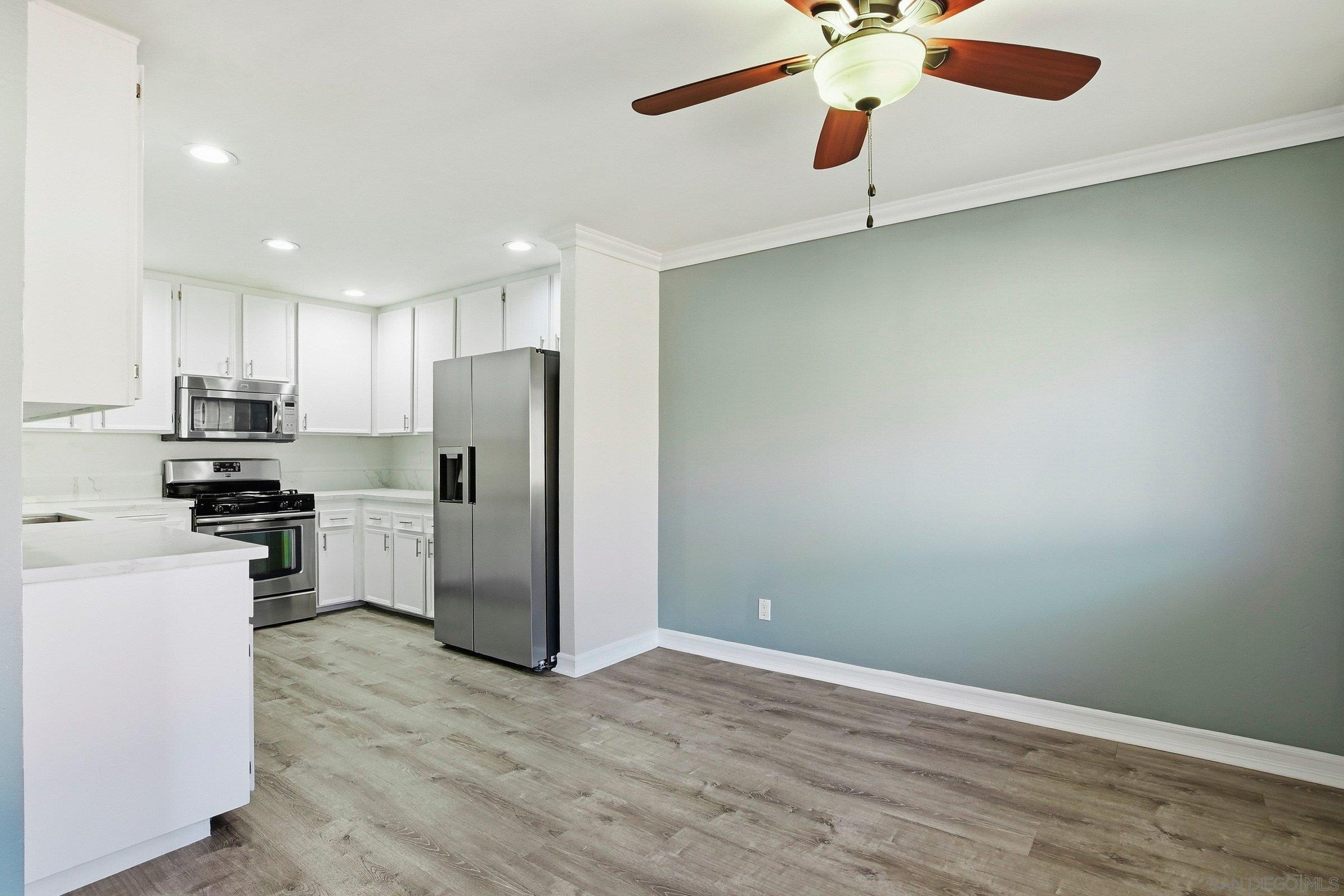 Detail Gallery Image 5 of 27 For 10794  Jeanne Ter  #E,  Santee,  CA 92071 - 2 Beds | 2/1 Baths