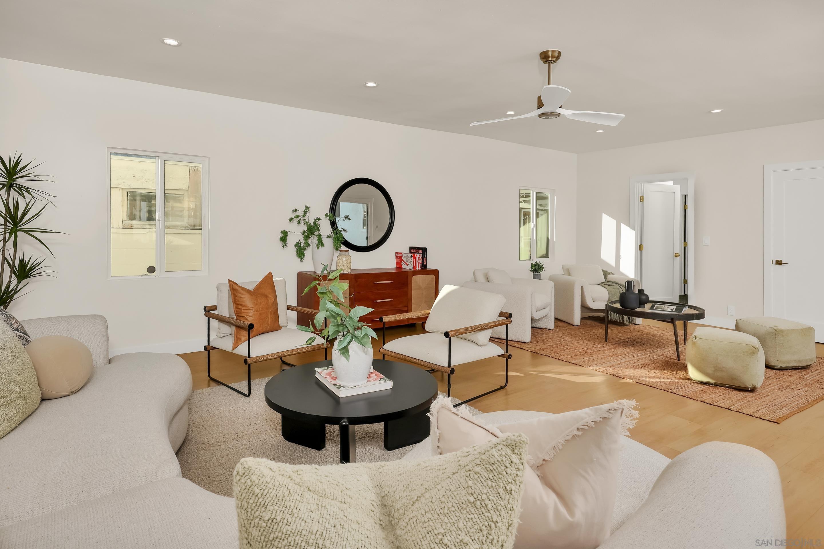 Detail Gallery Image 20 of 72 For 1900 W 41st St, Los Angeles,  CA 90062 - 4 Beds | 2 Baths