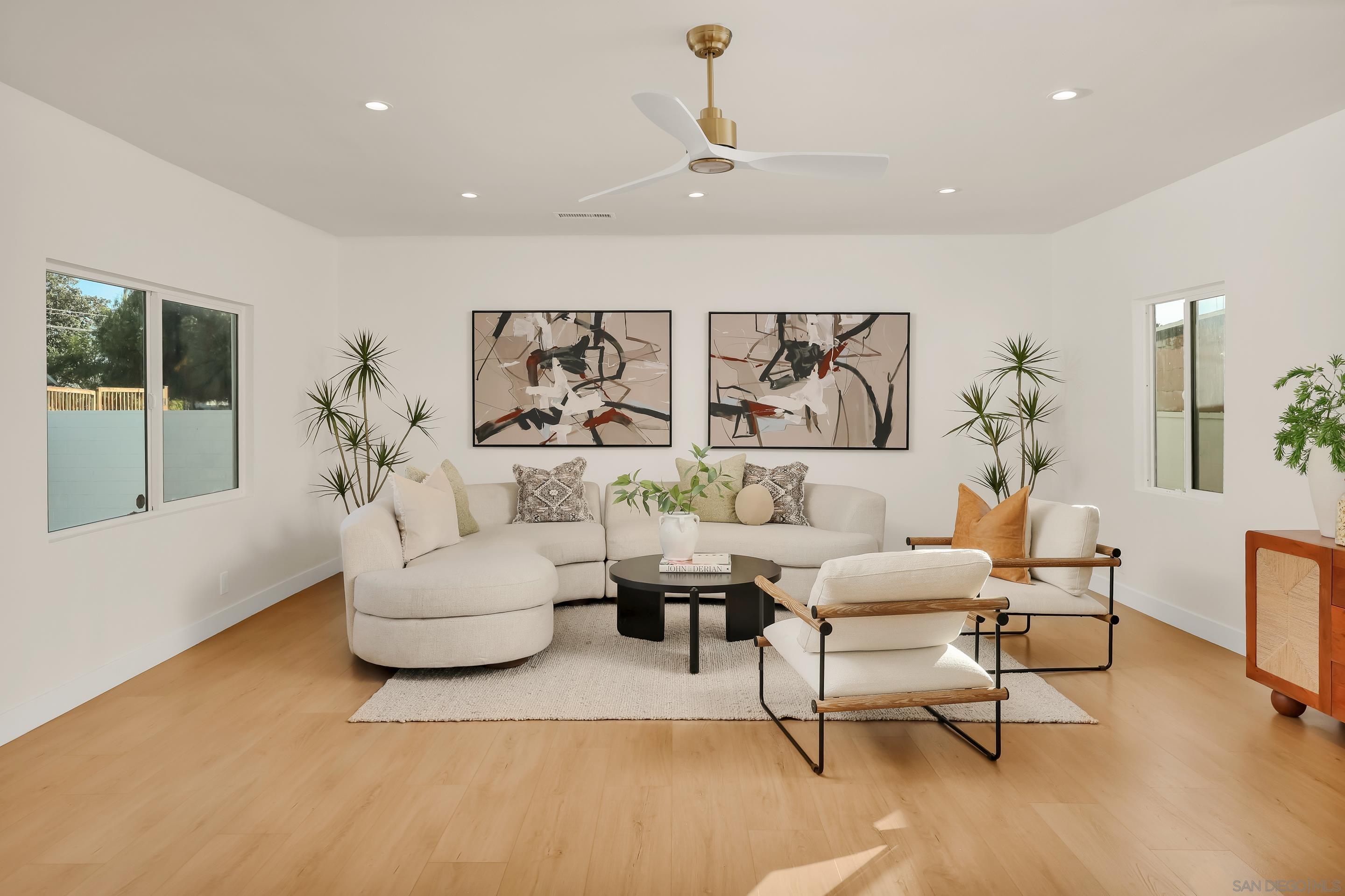 Detail Gallery Image 21 of 72 For 1900 W 41st St, Los Angeles,  CA 90062 - 4 Beds | 2 Baths