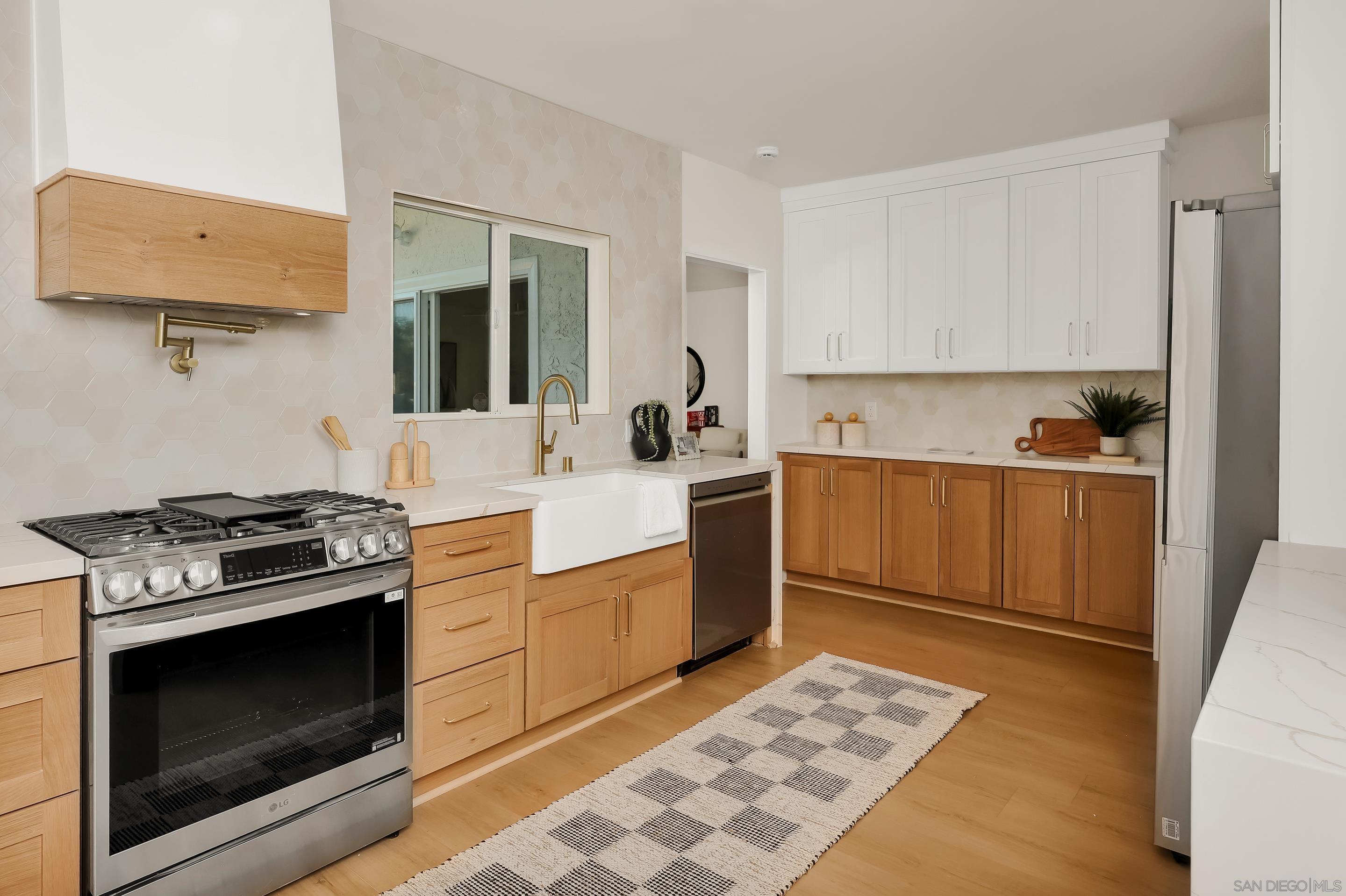 Detail Gallery Image 22 of 72 For 1900 W 41st St, Los Angeles,  CA 90062 - 4 Beds | 2 Baths