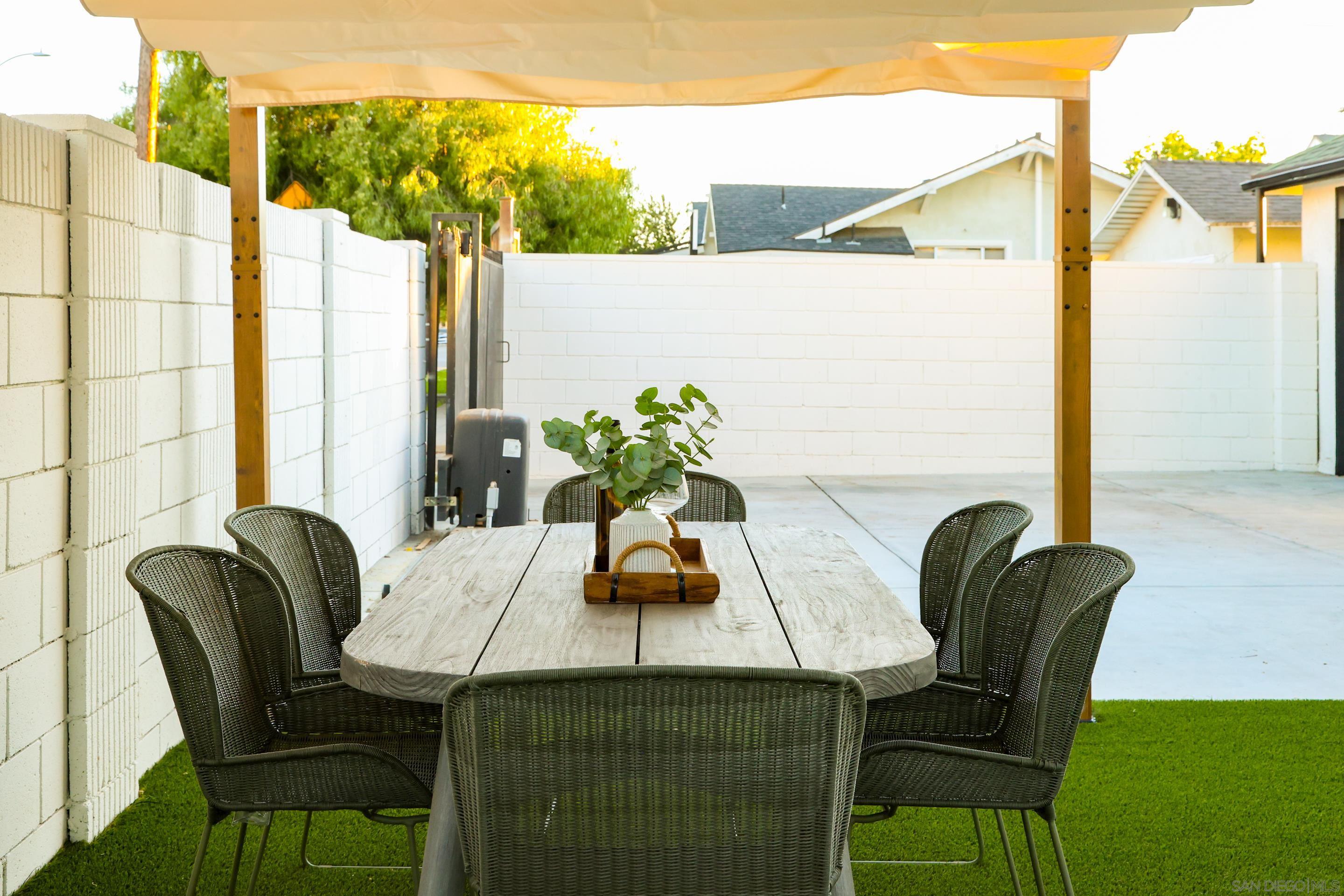 Detail Gallery Image 46 of 72 For 1900 W 41st St, Los Angeles,  CA 90062 - 4 Beds | 2 Baths