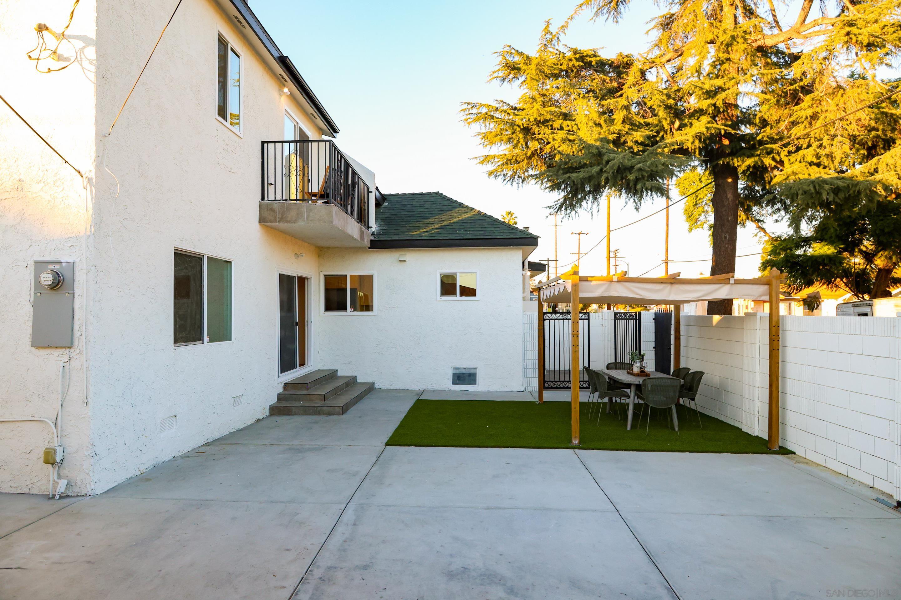 Detail Gallery Image 50 of 72 For 1900 W 41st St, Los Angeles,  CA 90062 - 4 Beds | 2 Baths