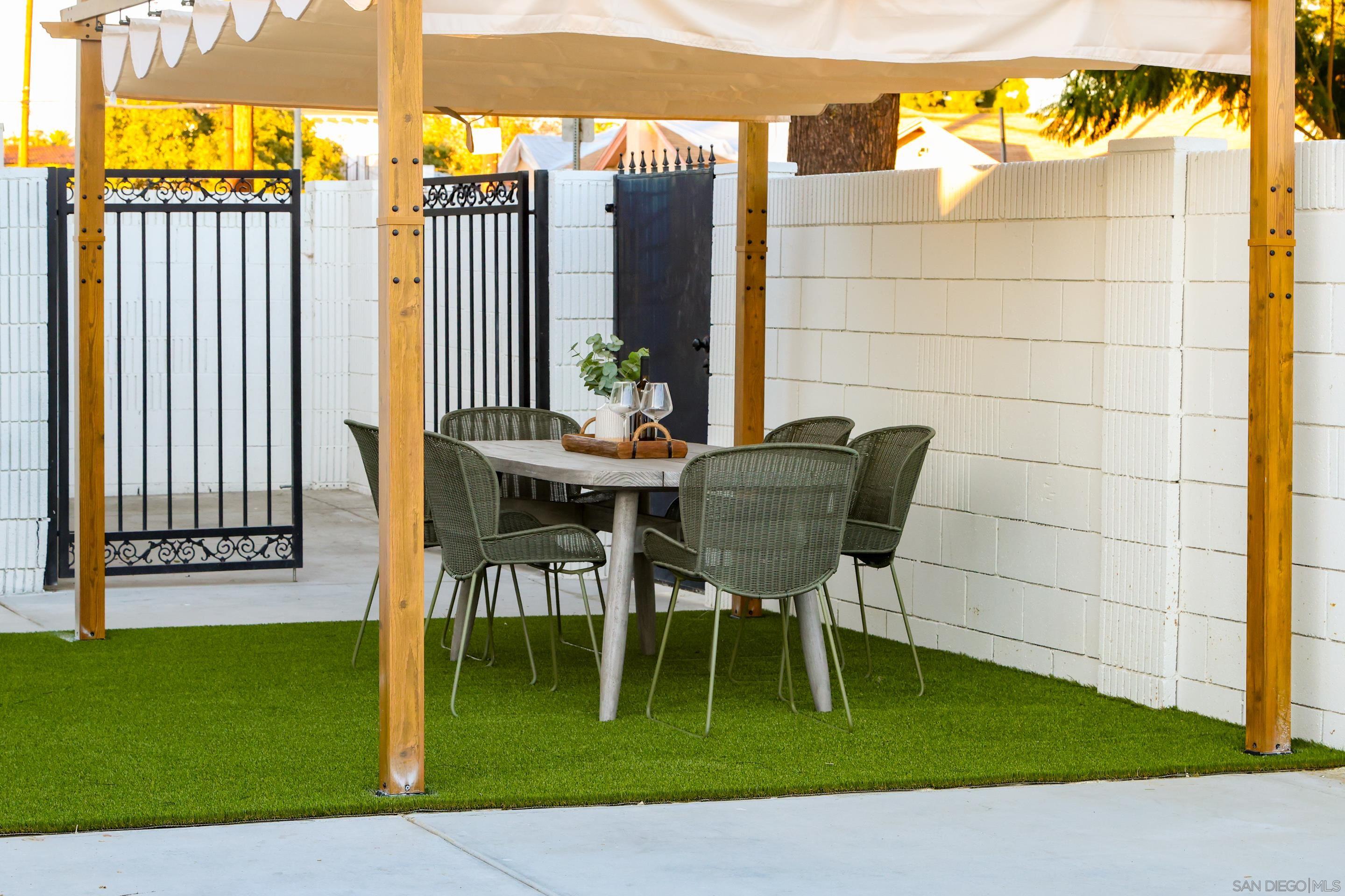 Detail Gallery Image 51 of 72 For 1900 W 41st St, Los Angeles,  CA 90062 - 4 Beds | 2 Baths