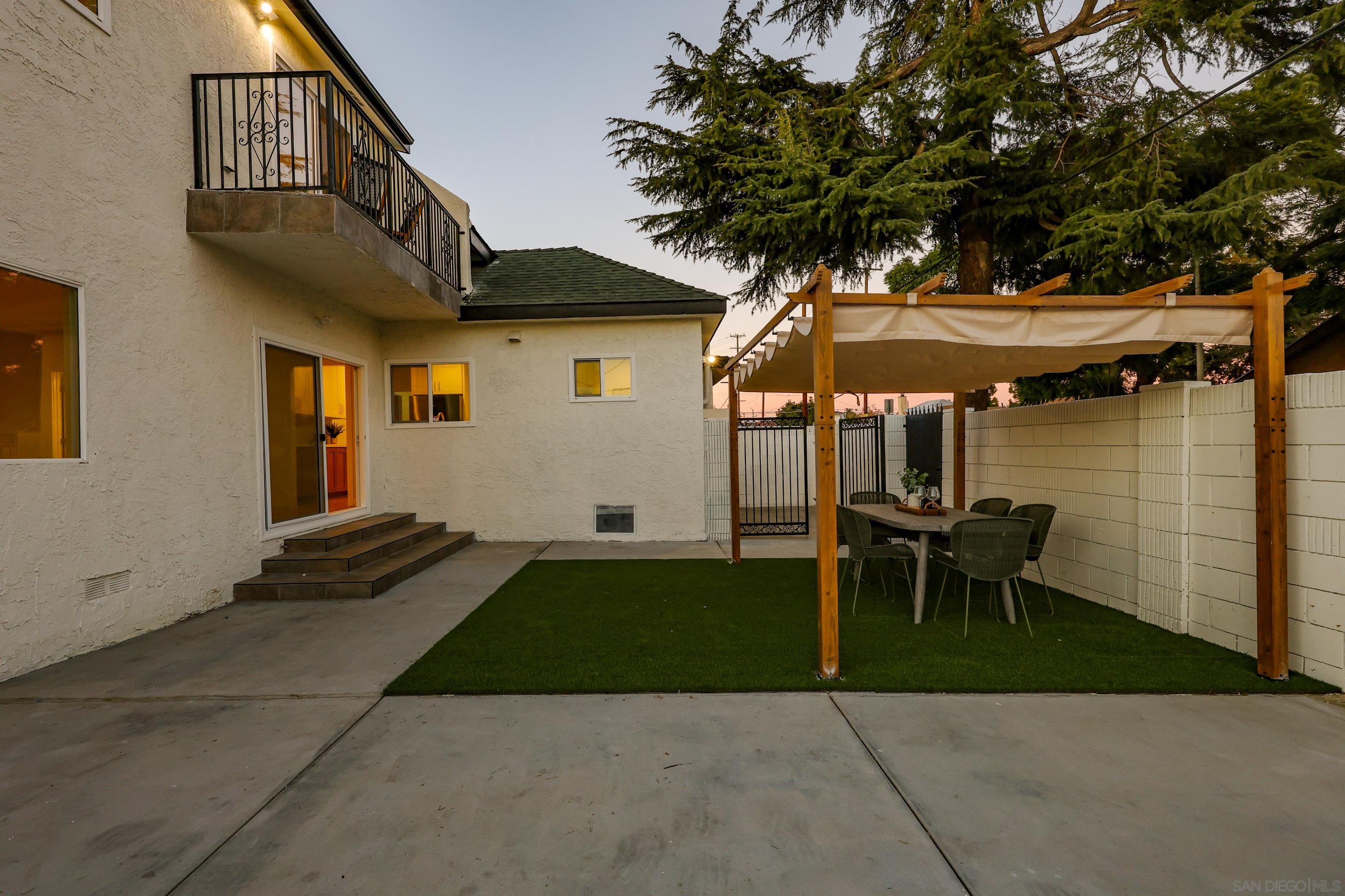 Detail Gallery Image 66 of 72 For 1900 W 41st St, Los Angeles,  CA 90062 - 4 Beds | 2 Baths