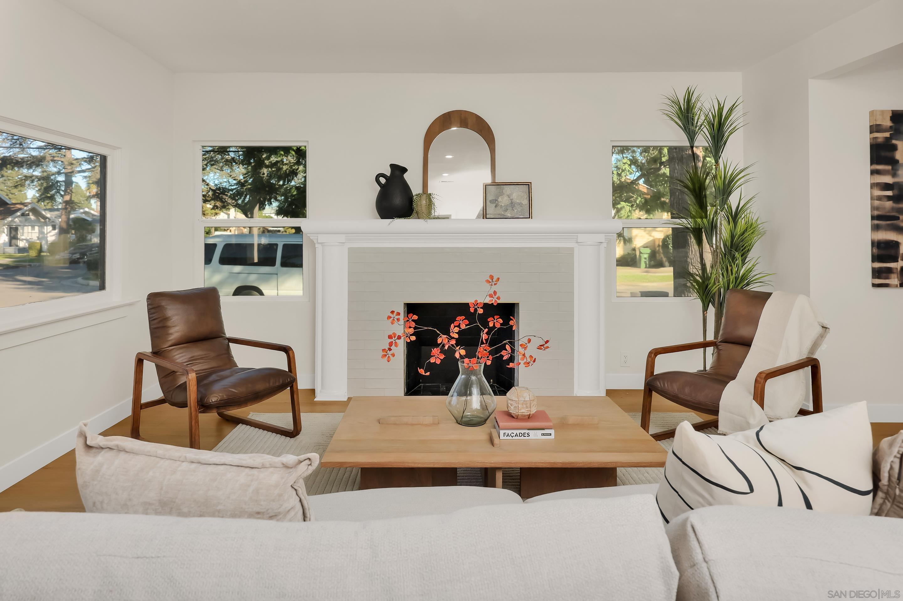 Detail Gallery Image 10 of 72 For 1900 W 41st St, Los Angeles,  CA 90062 - 4 Beds | 2 Baths