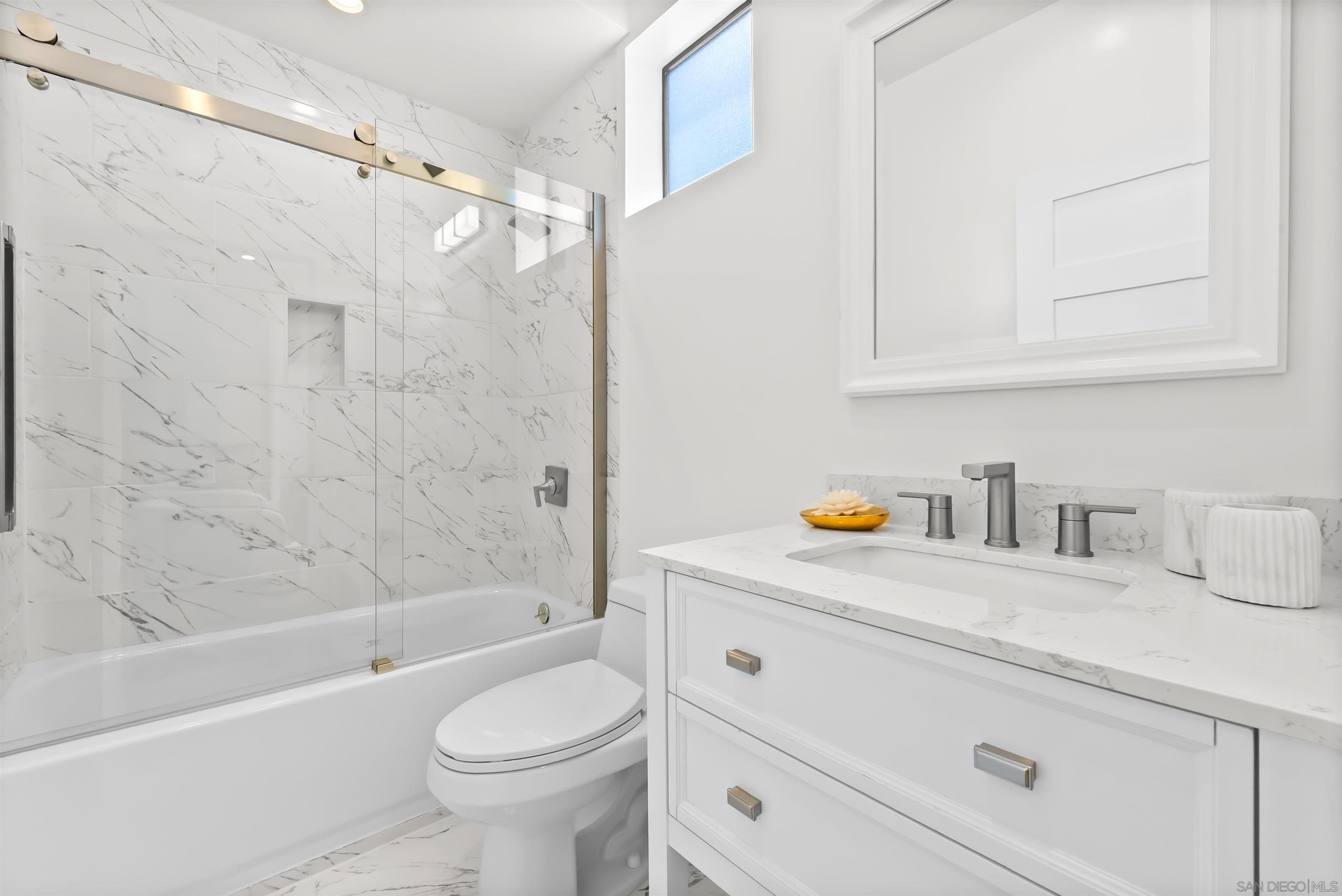 Detail Gallery Image 29 of 41 For 1032  Pennsylvania Avenue, San Diego,  CA 92103 - 4 Beds | 3/2 Baths