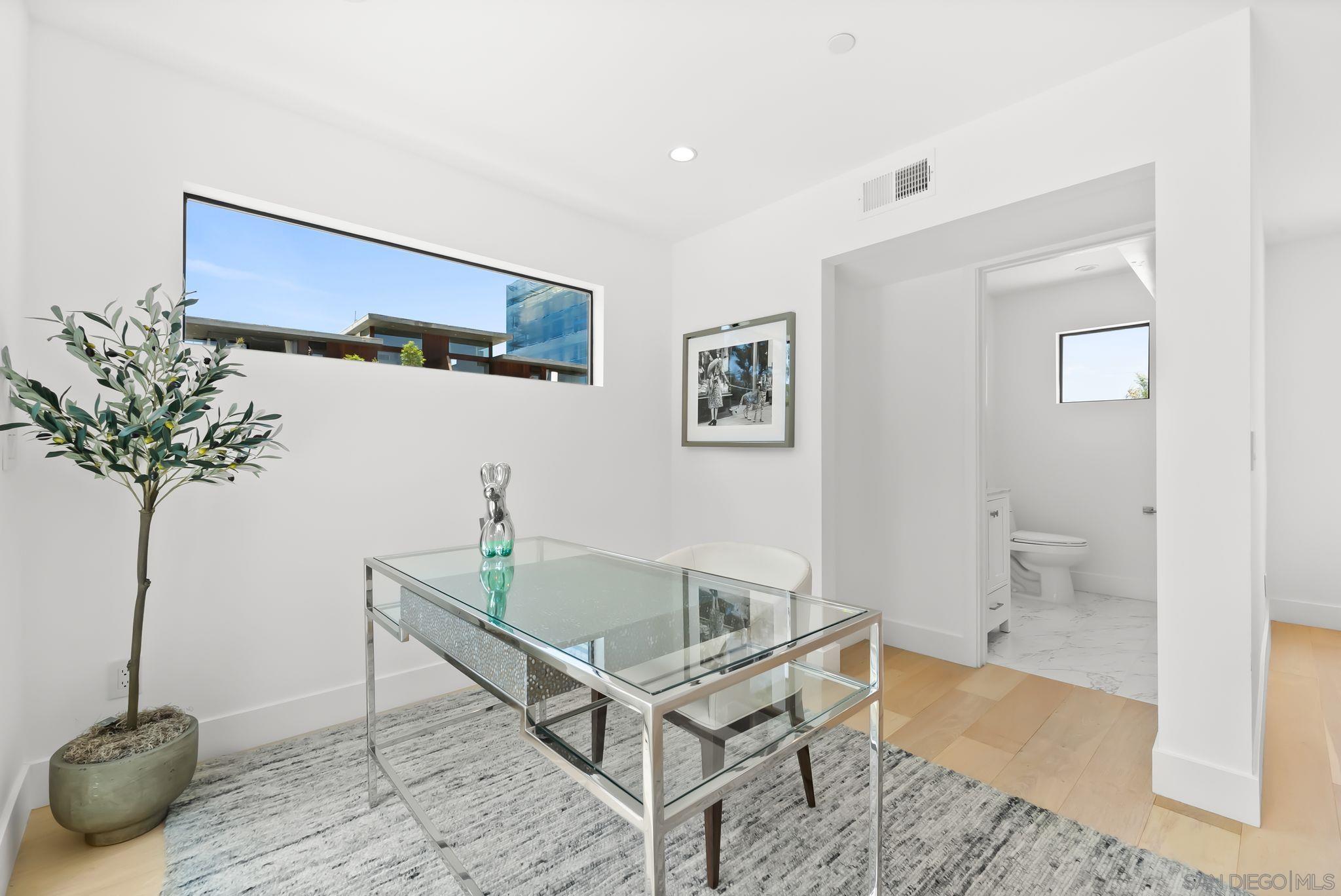 Detail Gallery Image 36 of 41 For 1032  Pennsylvania Avenue, San Diego,  CA 92103 - 4 Beds | 3/2 Baths