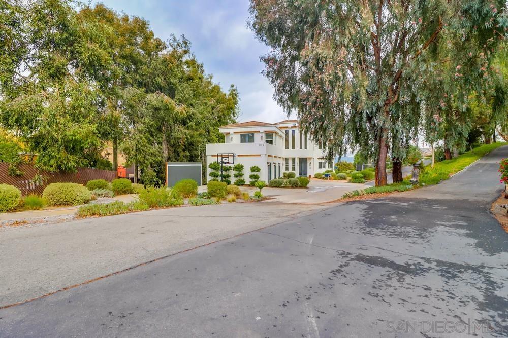 Detail Gallery Image 4 of 75 For 1152  via Conejo, Escondido,  CA 92029 - 4 Beds | 3 Baths