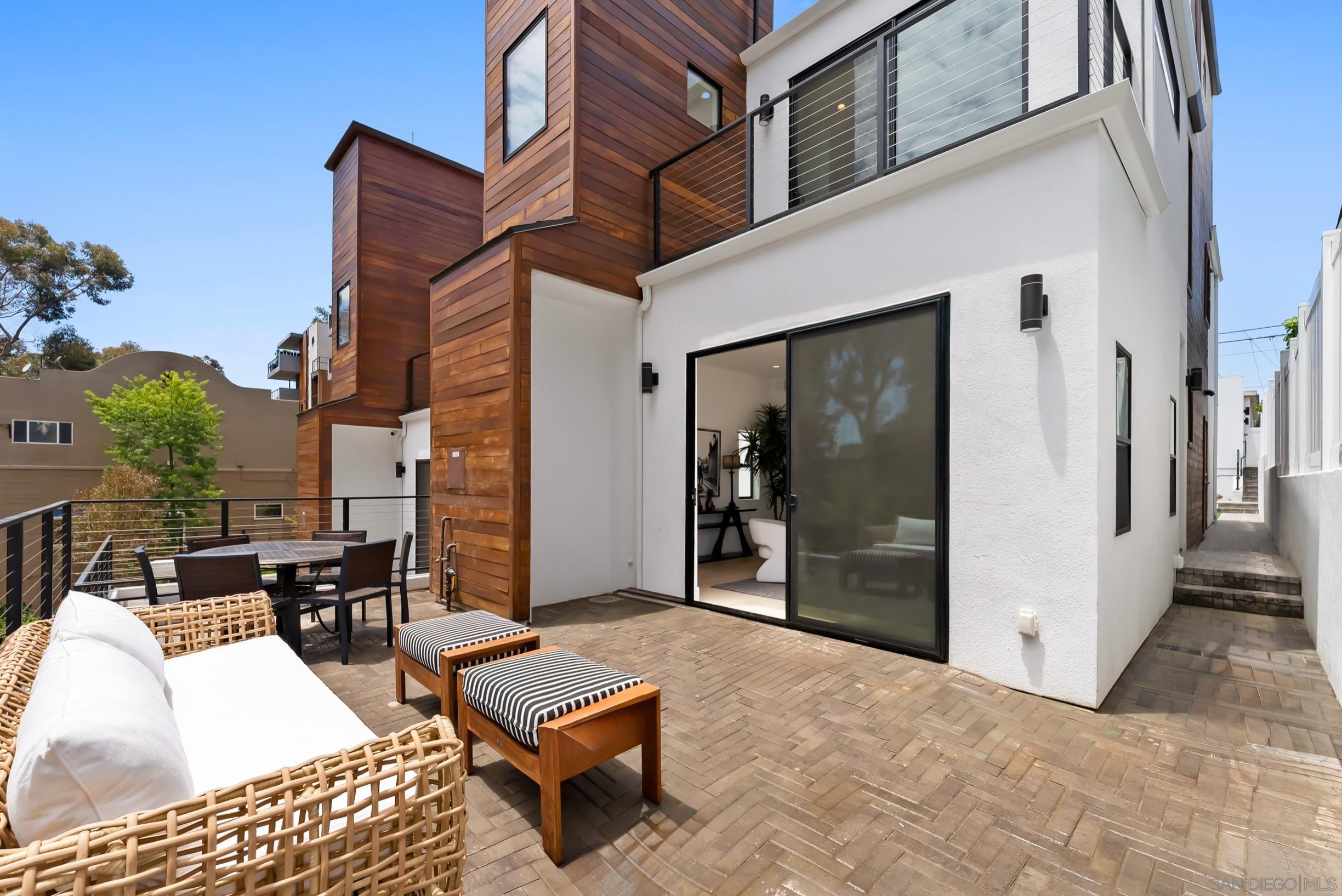 Detail Gallery Image 15 of 41 For 1034  Pennsylvania Avenue, San Diego,  CA 92103 - 4 Beds | 3/2 Baths