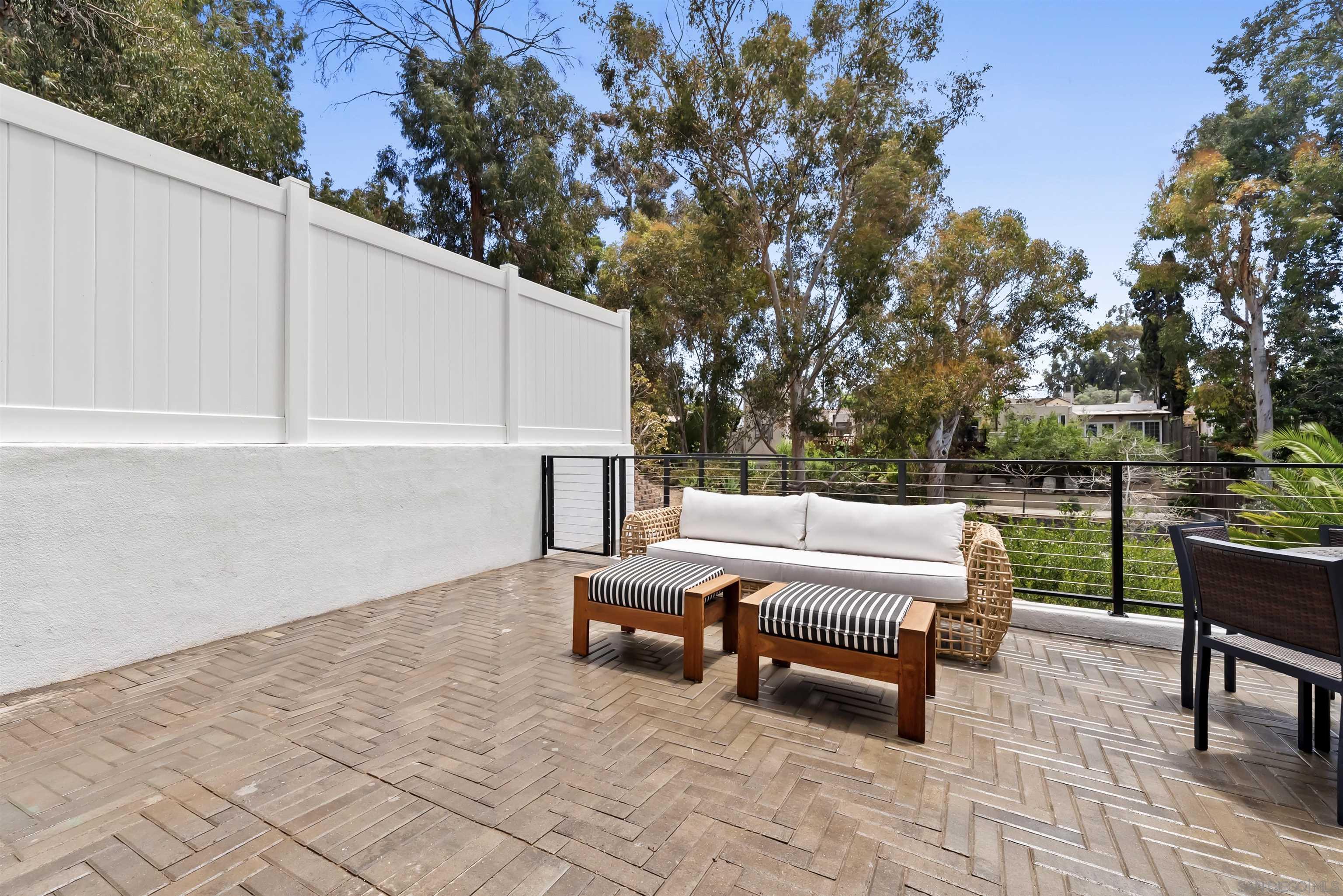 Detail Gallery Image 16 of 41 For 1034  Pennsylvania Avenue, San Diego,  CA 92103 - 4 Beds | 3/2 Baths