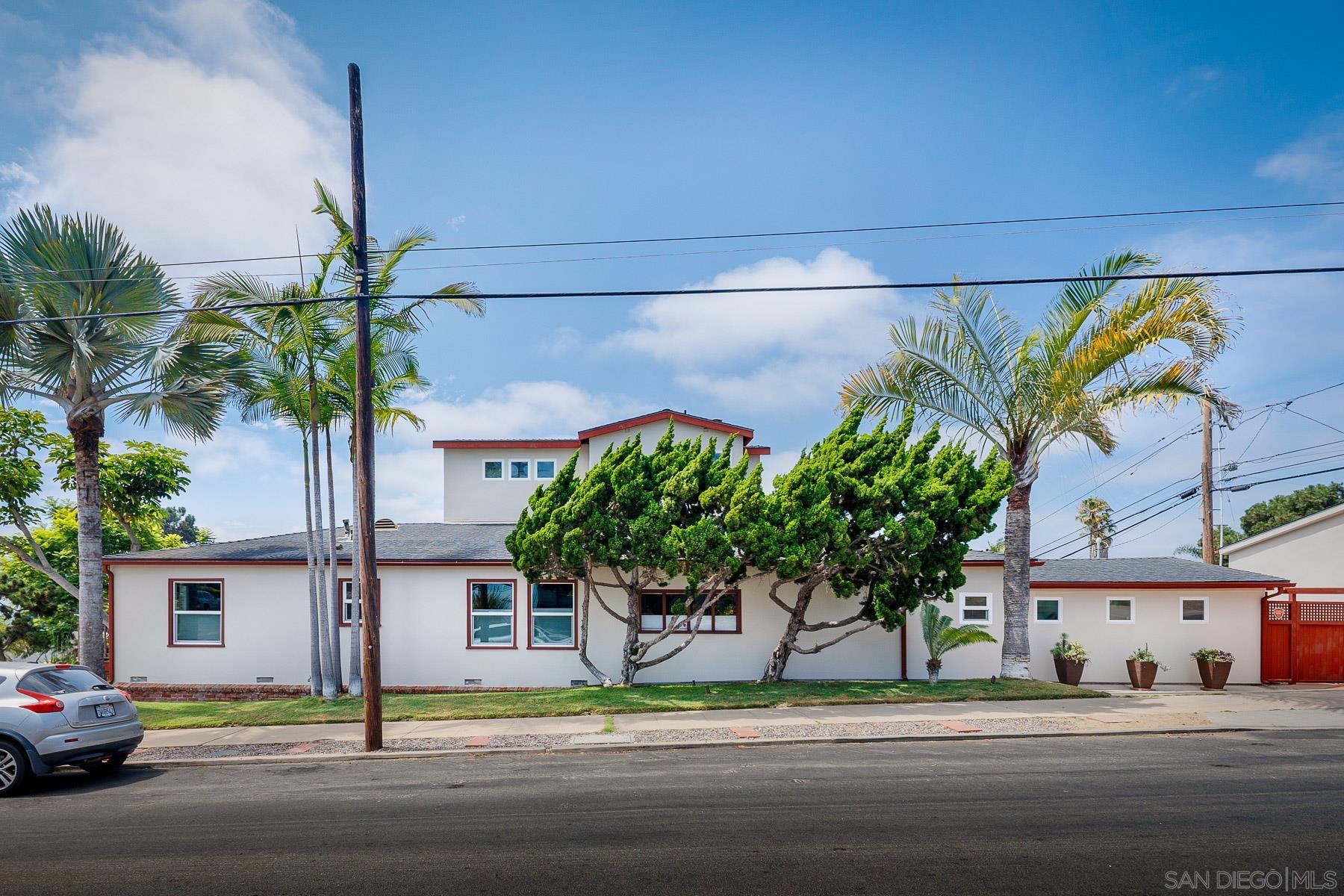 Detail Gallery Image 3 of 36 For 4506  Point Loma Ave, San Diego,  CA 92107 - 4 Beds | 3 Baths
