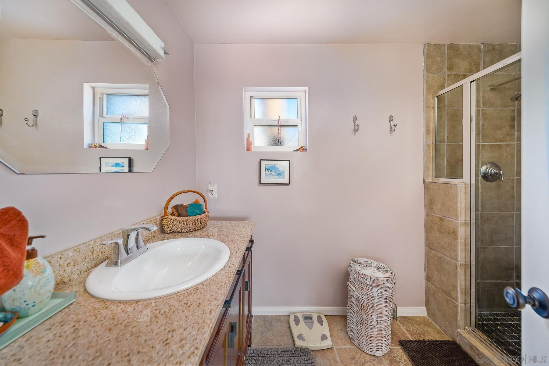 Detail Gallery Image 27 of 36 For 4506  Point Loma Ave, San Diego,  CA 92107 - 4 Beds | 3 Baths