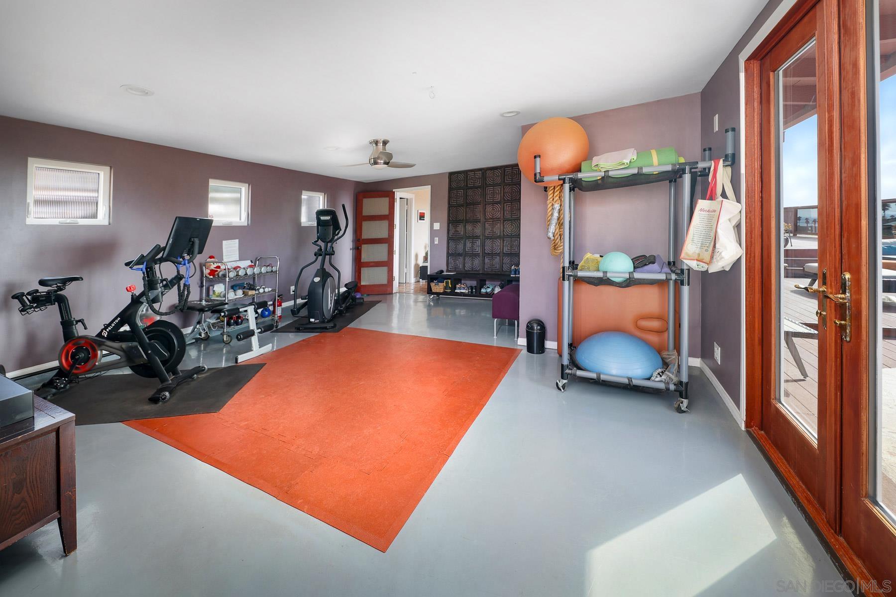 Detail Gallery Image 29 of 36 For 4506  Point Loma Ave, San Diego,  CA 92107 - 4 Beds | 3 Baths