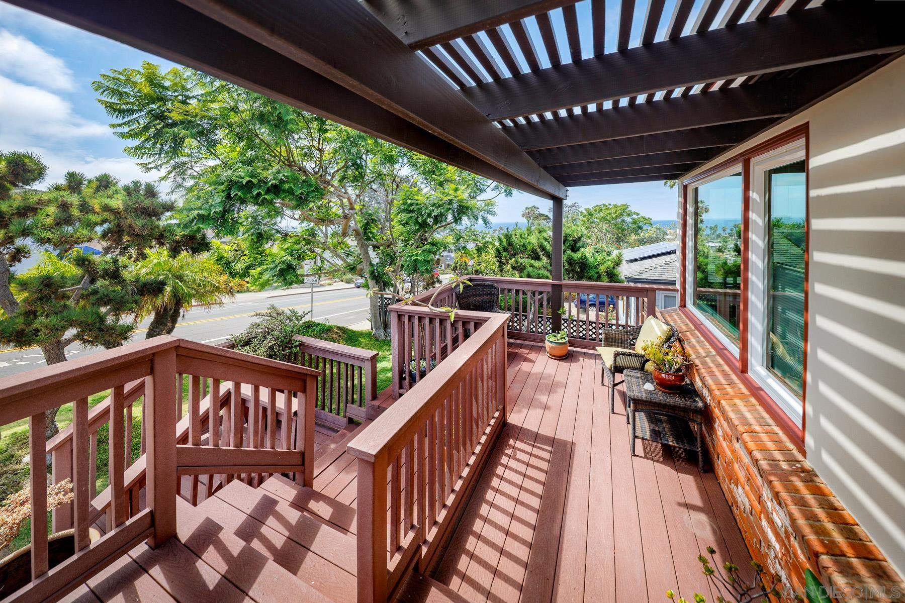 Detail Gallery Image 7 of 36 For 4506  Point Loma Ave, San Diego,  CA 92107 - 4 Beds | 3 Baths