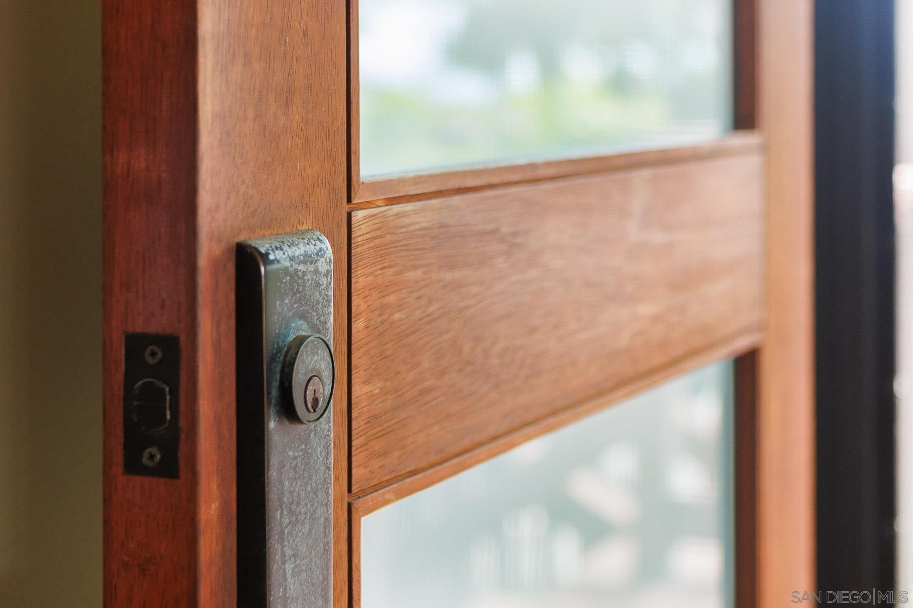 Detail Gallery Image 8 of 36 For 4506  Point Loma Ave, San Diego,  CA 92107 - 4 Beds | 3 Baths