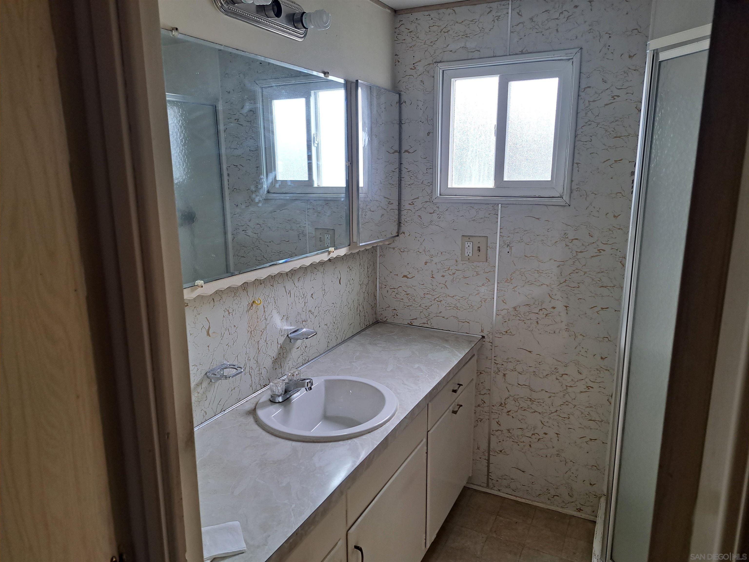 Detail Gallery Image 16 of 22 For 2  Bahia Ln, Oceanside,  CA 92058 - 2 Beds | 2 Baths