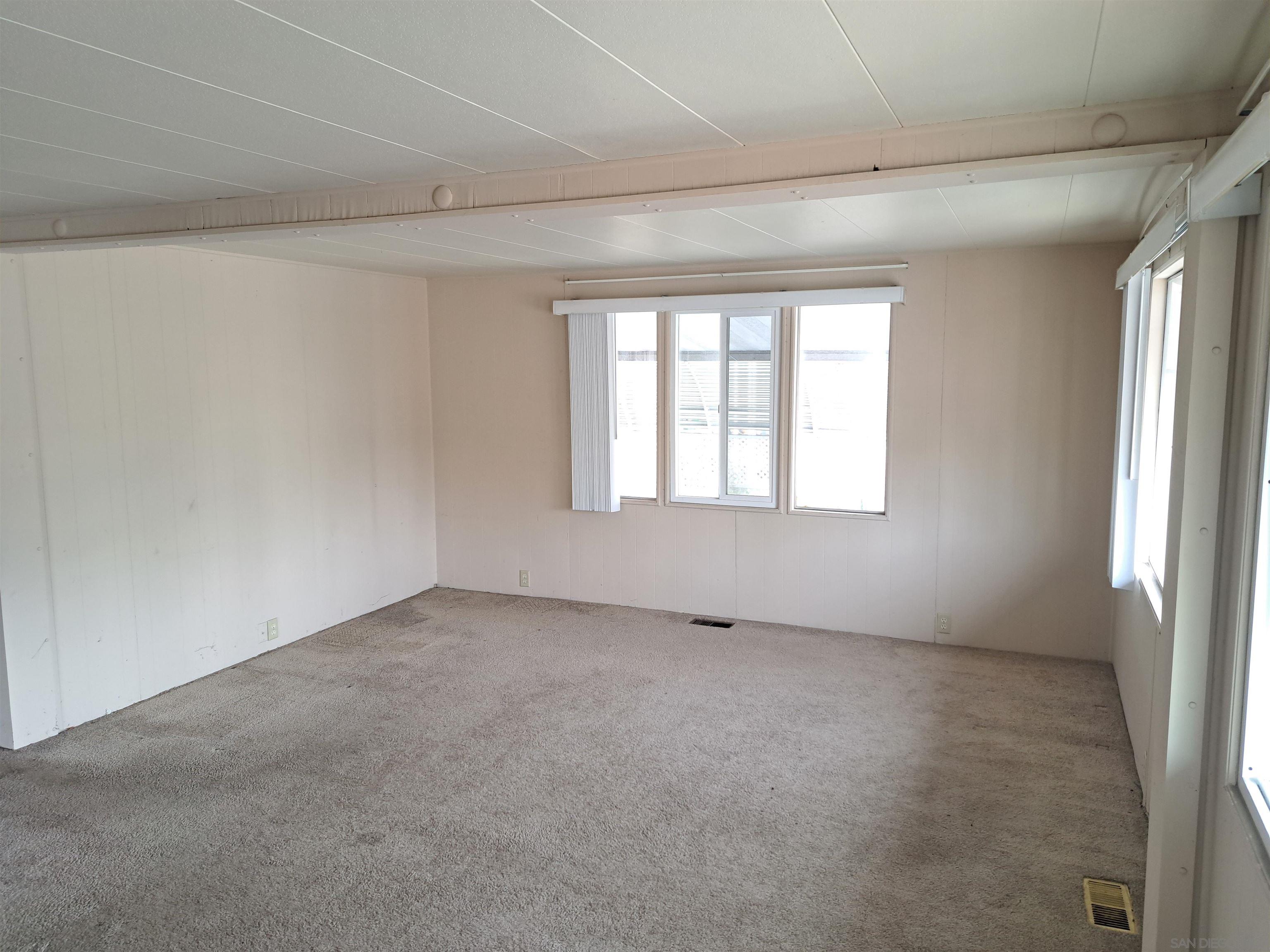 Detail Gallery Image 4 of 22 For 2  Bahia Ln, Oceanside,  CA 92058 - 2 Beds | 2 Baths