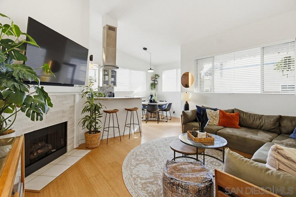 Detail Gallery Image 2 of 42 For 3617  4th Ave  #6,  San Diego,  CA 92103 - 2 Beds | 2 Baths