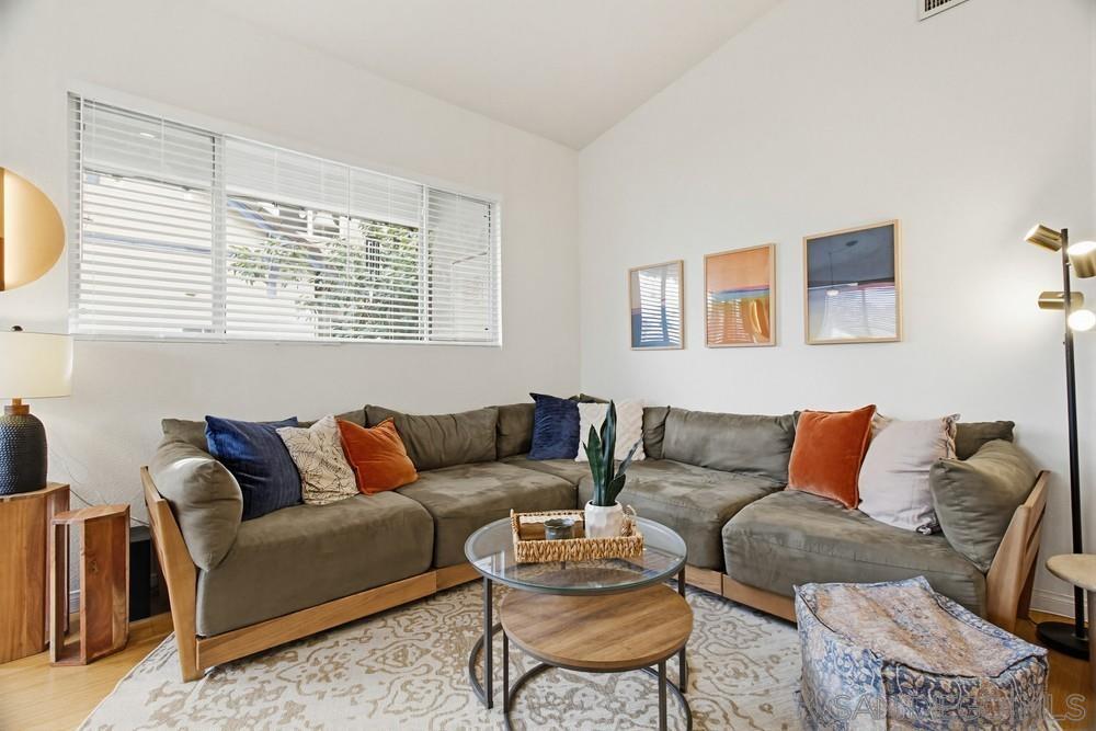 Detail Gallery Image 3 of 42 For 3617  4th Ave  #6,  San Diego,  CA 92103 - 2 Beds | 2 Baths