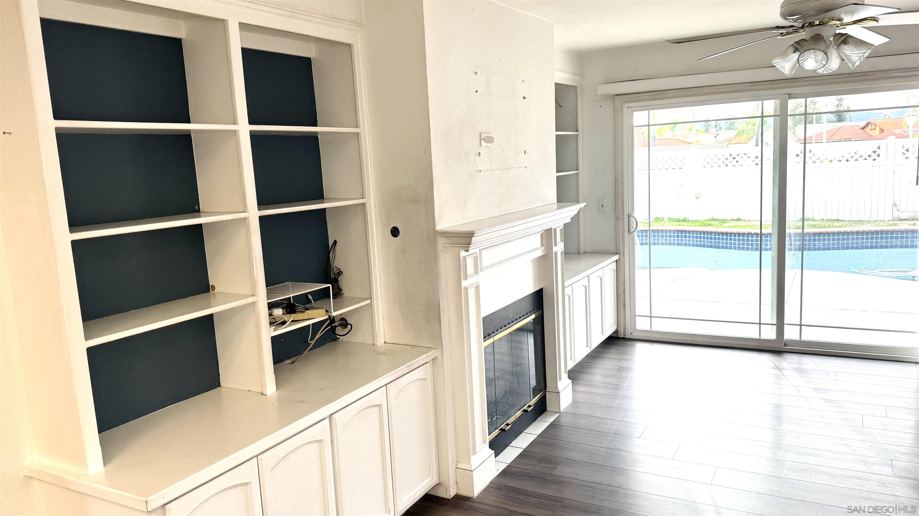 Detail Gallery Image 9 of 38 For 39607  Firethorn Court, Murrieta,  CA 92563 - 4 Beds | 2 Baths