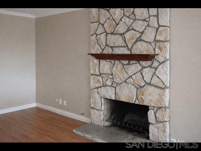Detail Gallery Image 2 of 7 For 220  Sandstone St, Chula Vista,  CA 91911 - 4 Beds | 2/1 Baths