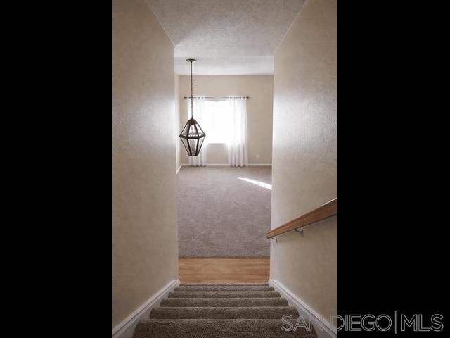 Detail Gallery Image 3 of 7 For 220  Sandstone St, Chula Vista,  CA 91911 - 4 Beds | 2/1 Baths