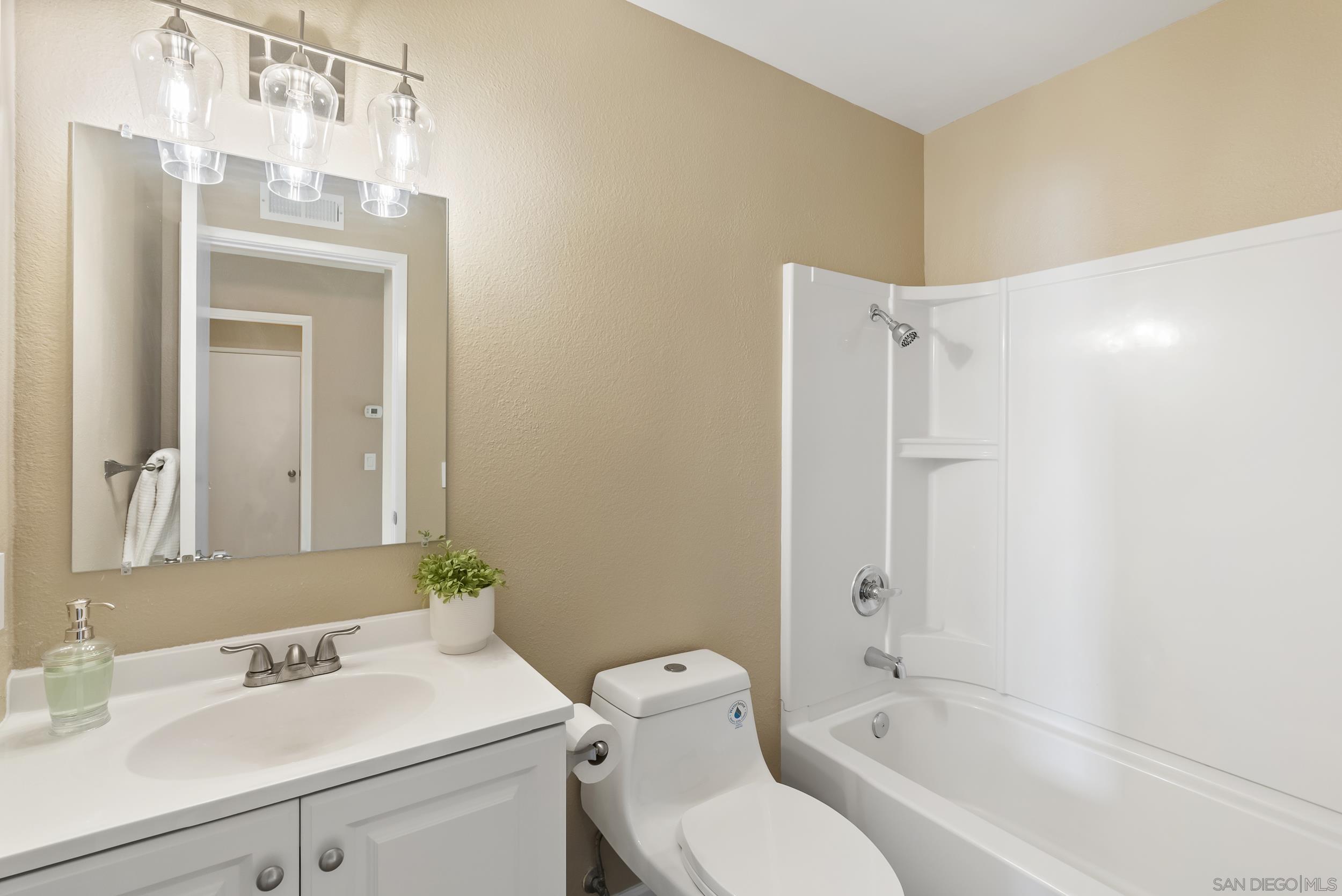 Detail Gallery Image 14 of 30 For 7427  Kamwood St, San Diego,  CA 92126 - 3 Beds | 2 Baths