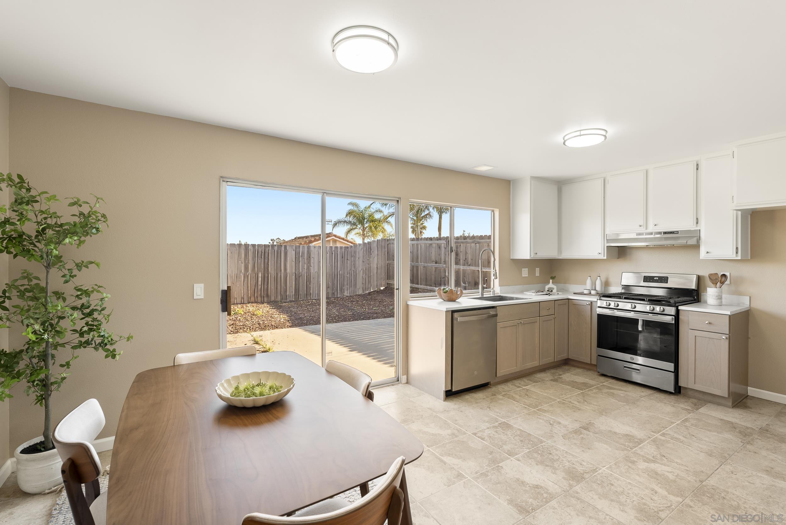 Detail Gallery Image 9 of 30 For 7427  Kamwood St, San Diego,  CA 92126 - 3 Beds | 2 Baths