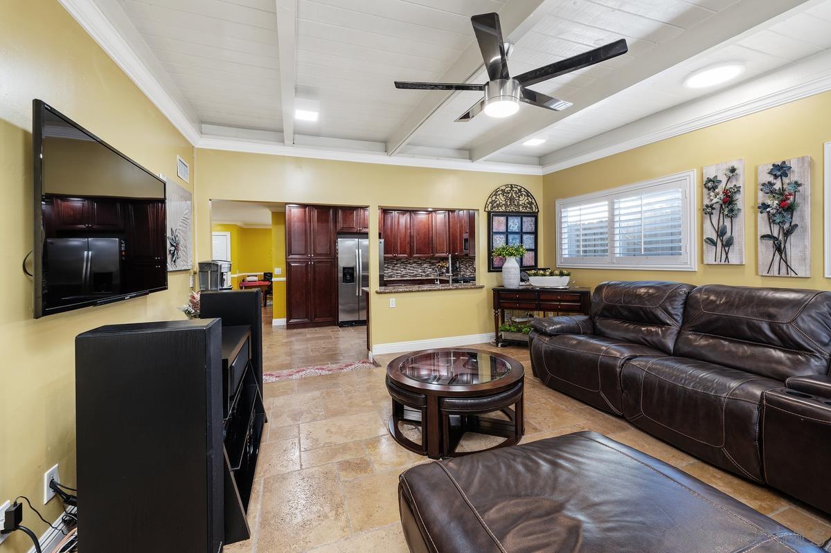 Detail Gallery Image 13 of 27 For 10343  Greenford Dr, San Diego,  CA 92126 - 4 Beds | 2 Baths