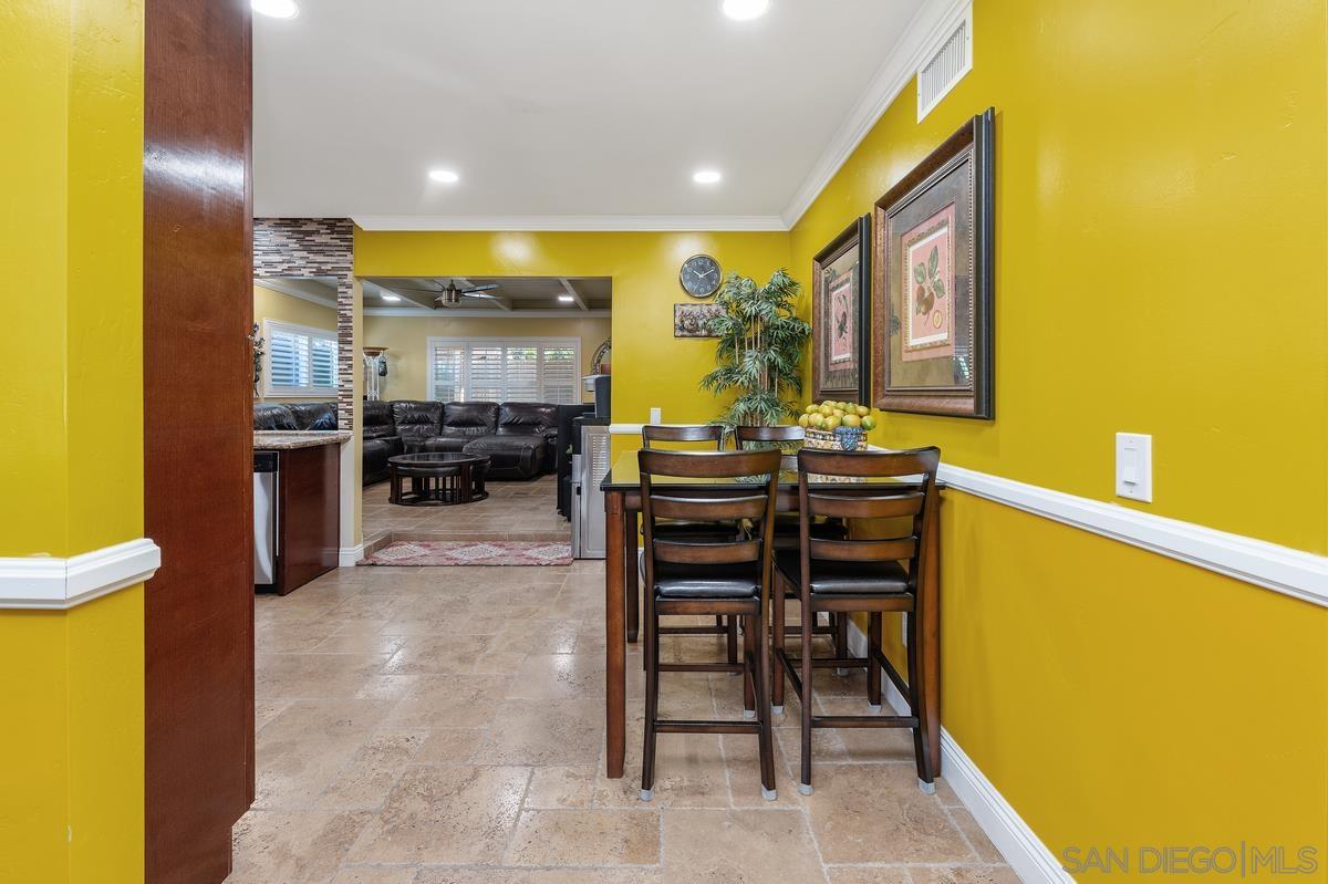 Detail Gallery Image 8 of 27 For 10343  Greenford Dr, San Diego,  CA 92126 - 4 Beds | 2 Baths