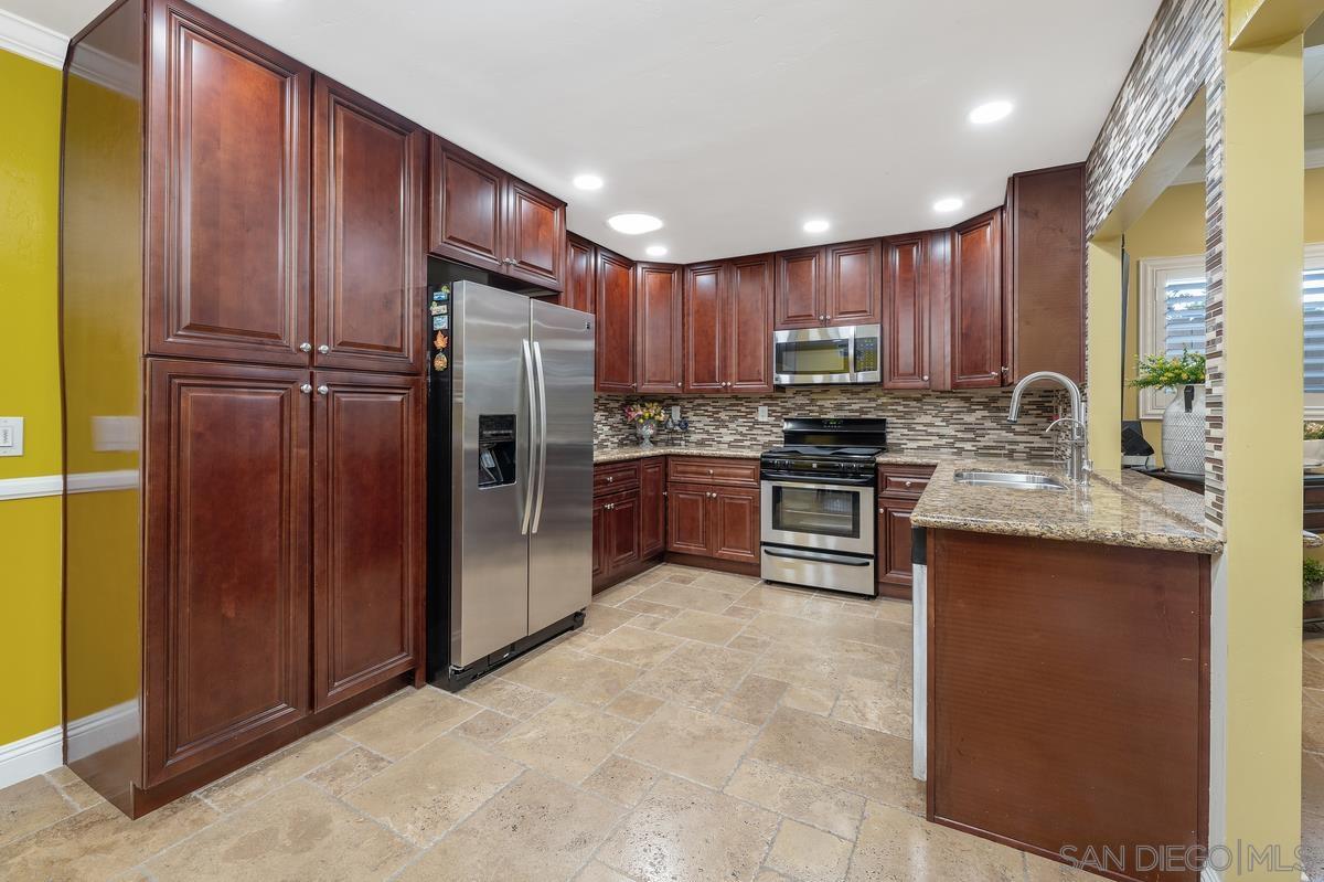 Detail Gallery Image 9 of 27 For 10343  Greenford Dr, San Diego,  CA 92126 - 4 Beds | 2 Baths