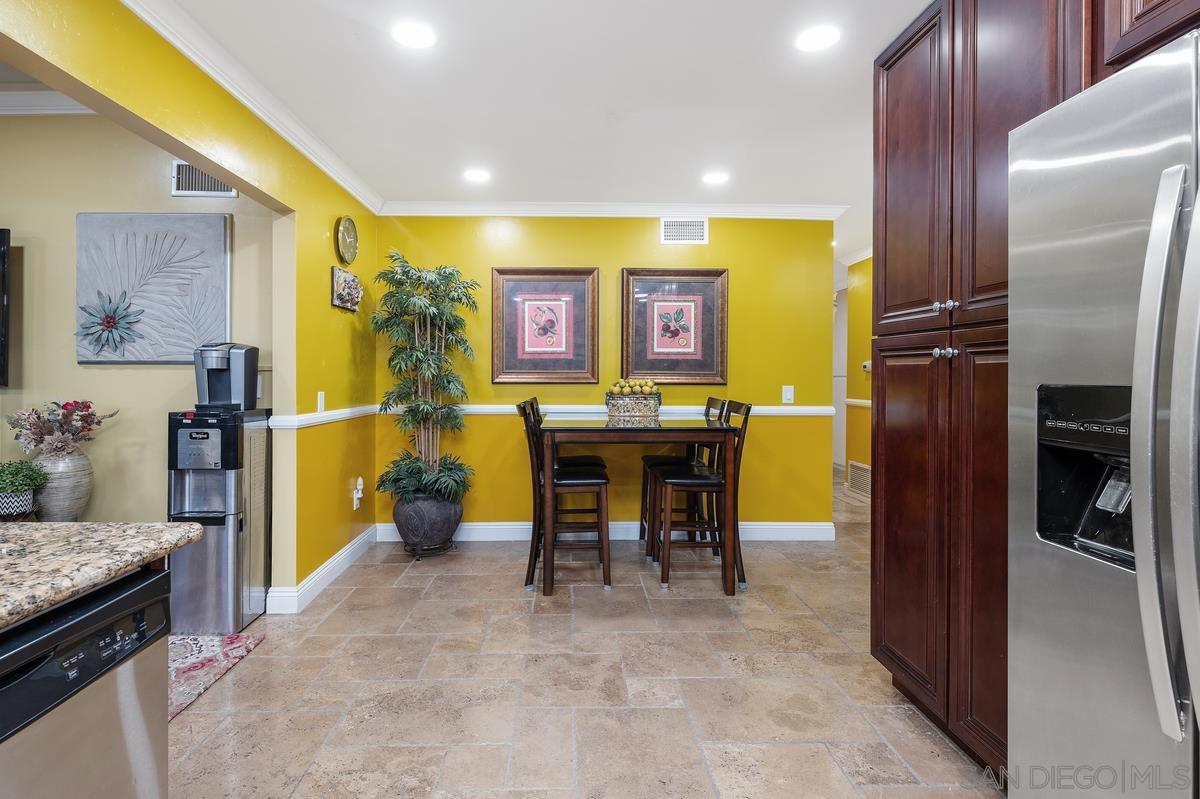 Detail Gallery Image 10 of 27 For 10343  Greenford Dr, San Diego,  CA 92126 - 4 Beds | 2 Baths