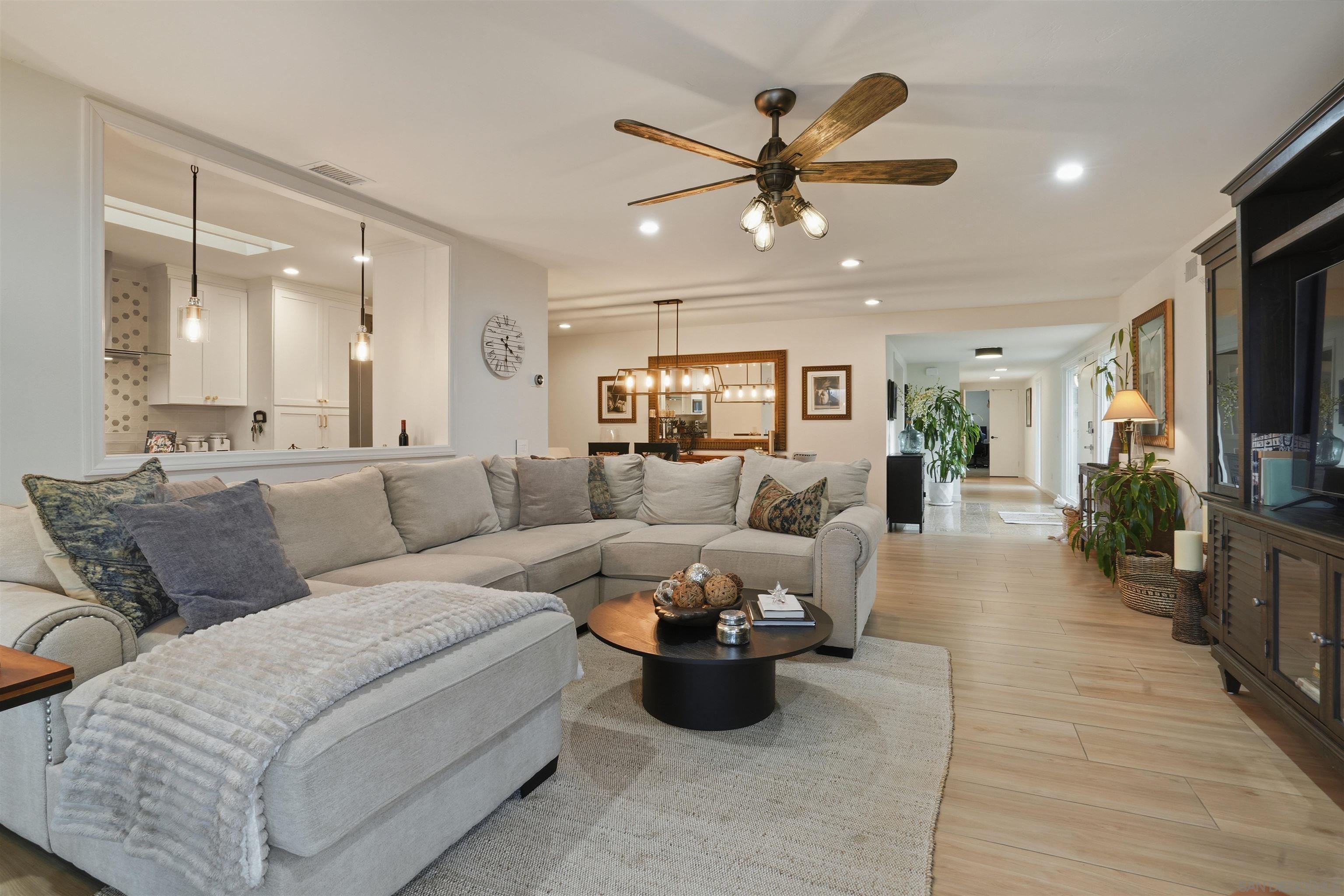 Detail Gallery Image 9 of 27 For 1442  La Linda Drive, San Marcos,  CA 92078 - 3 Beds | 2 Baths