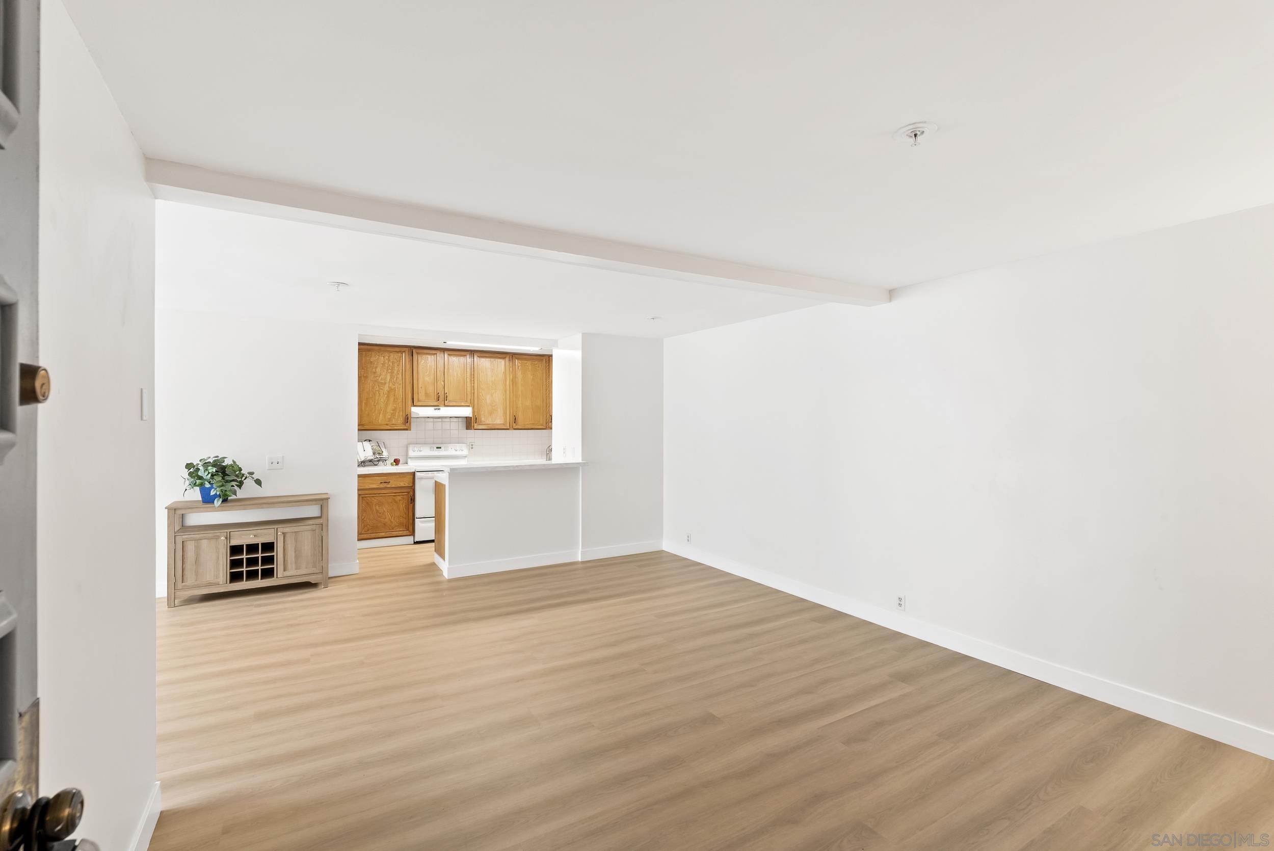 Detail Gallery Image 5 of 35 For 727  Sapphire St  #301,  San Diego,  CA 92109 - 2 Beds | 2 Baths