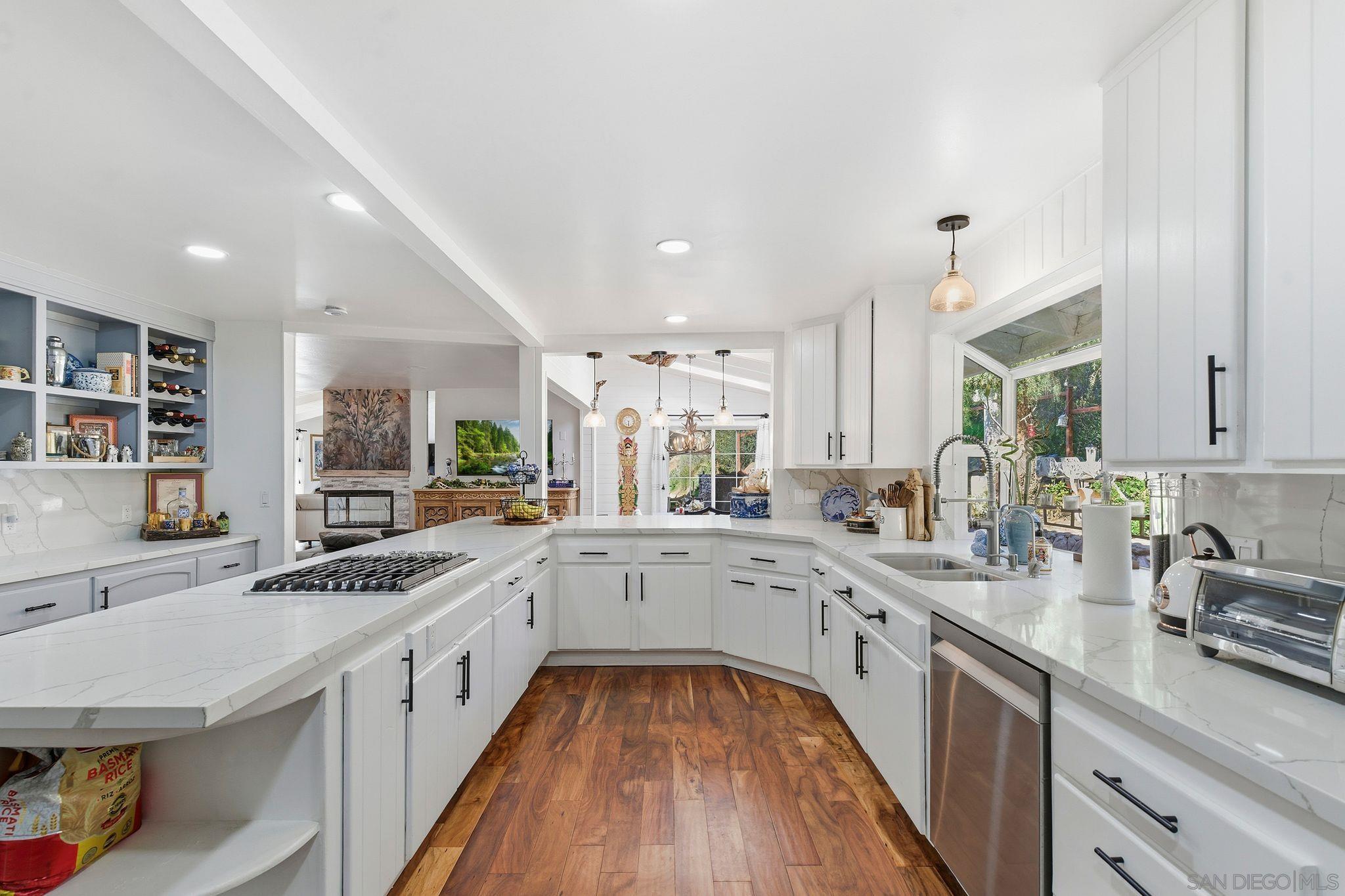 Detail Gallery Image 19 of 74 For 1165  Midway Dr, Alpine,  CA 91901 - 4 Beds | 4 Baths