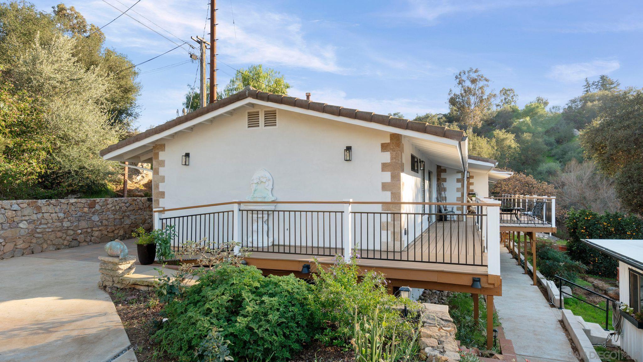 Detail Gallery Image 3 of 74 For 1165  Midway Dr, Alpine,  CA 91901 - 4 Beds | 4 Baths