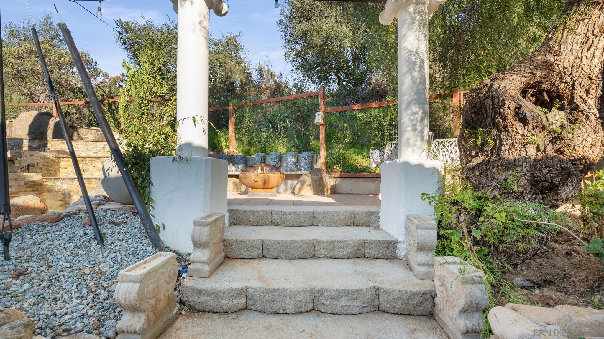 Detail Gallery Image 6 of 74 For 1165  Midway Dr, Alpine,  CA 91901 - 4 Beds | 4 Baths