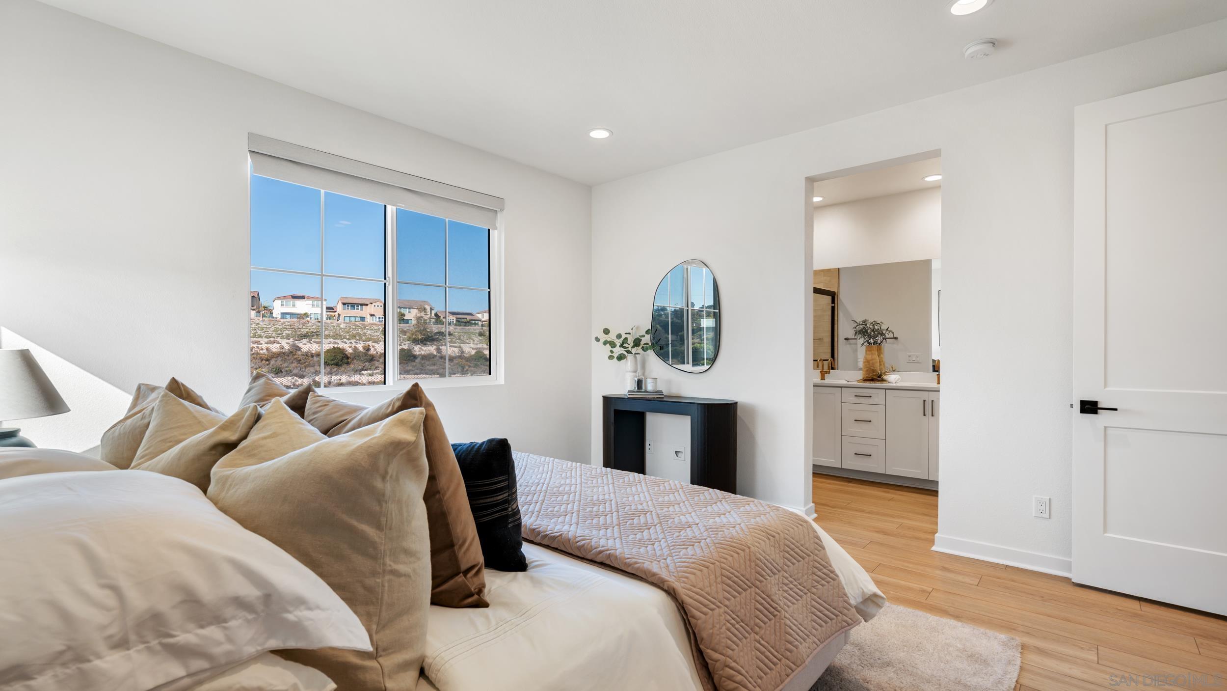 Detail Gallery Image 11 of 25 For 4700  Parsley Lane, Carlsbad,  CA 92008 - 4 Beds | 3/1 Baths