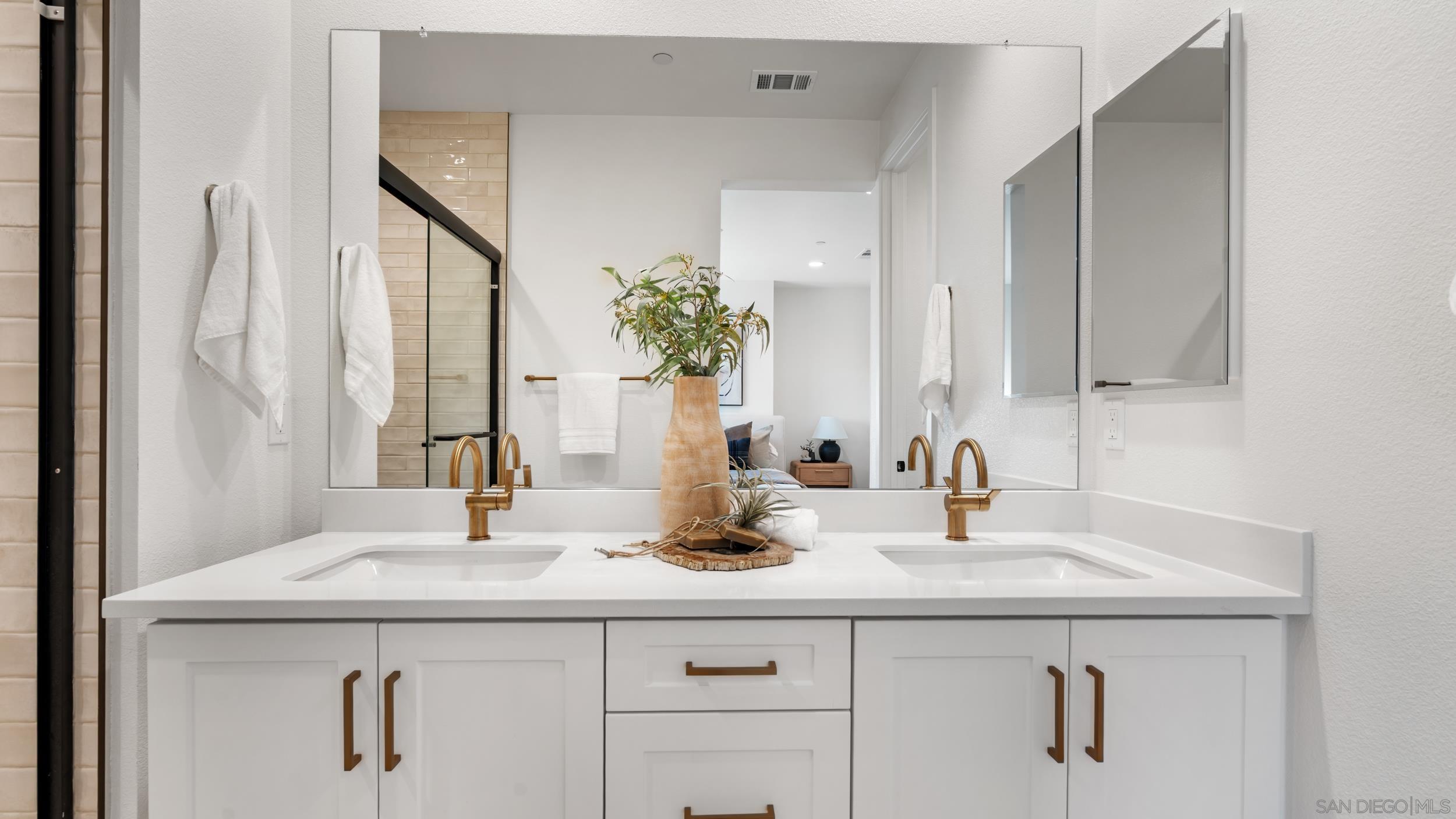 Detail Gallery Image 13 of 25 For 4700  Parsley Lane, Carlsbad,  CA 92008 - 4 Beds | 3/1 Baths