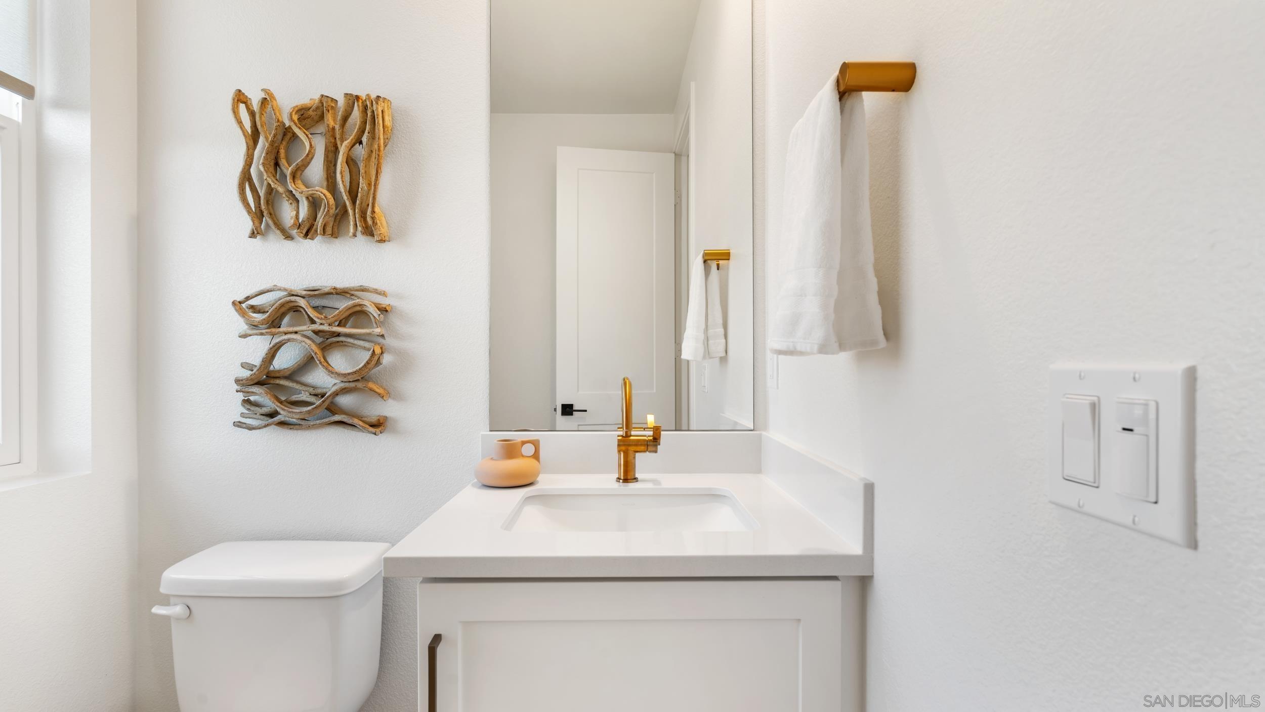 Detail Gallery Image 19 of 25 For 4700  Parsley Lane, Carlsbad,  CA 92008 - 4 Beds | 3/1 Baths