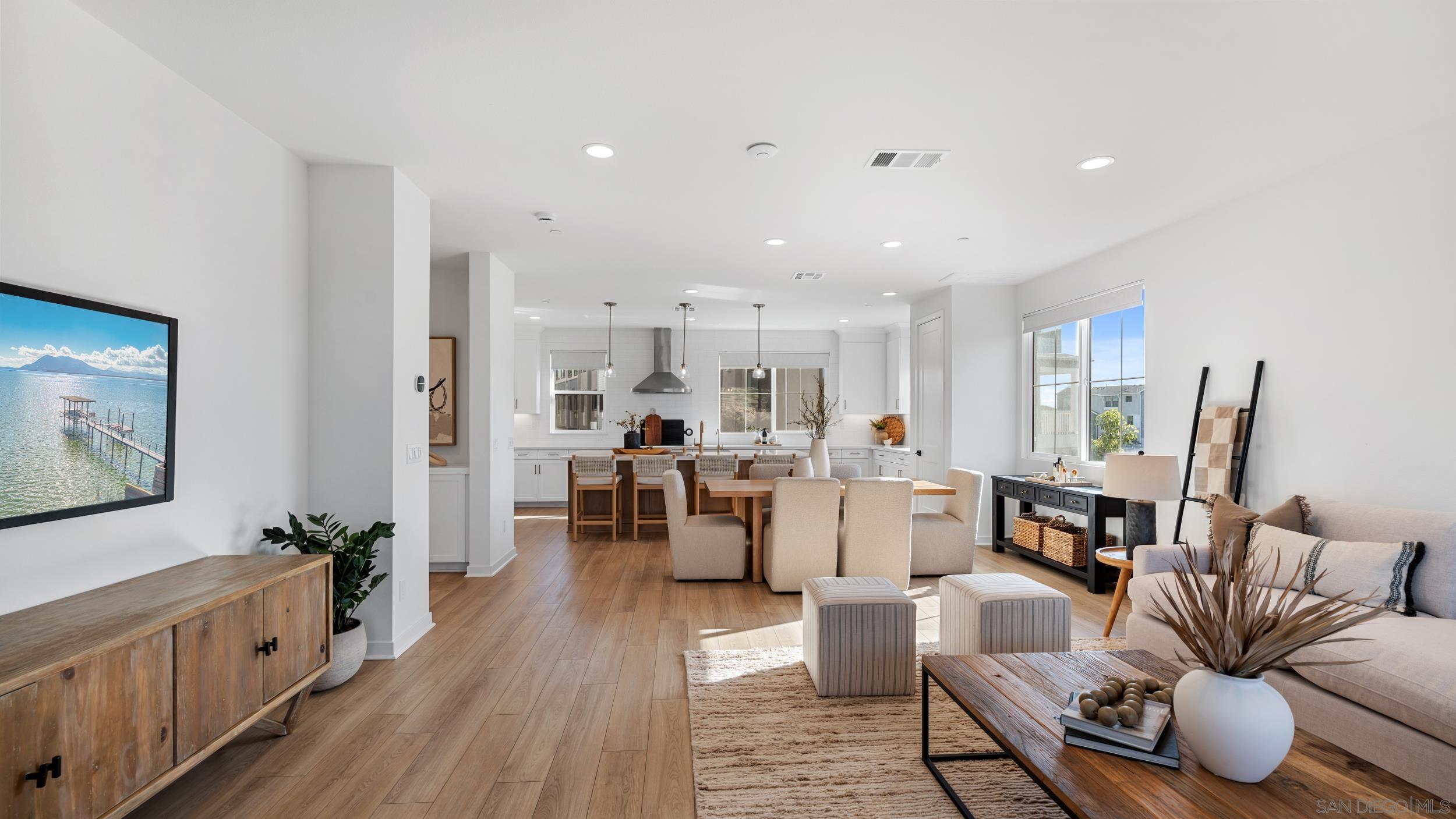 Detail Gallery Image 5 of 25 For 4700  Parsley Lane, Carlsbad,  CA 92008 - 4 Beds | 3/1 Baths