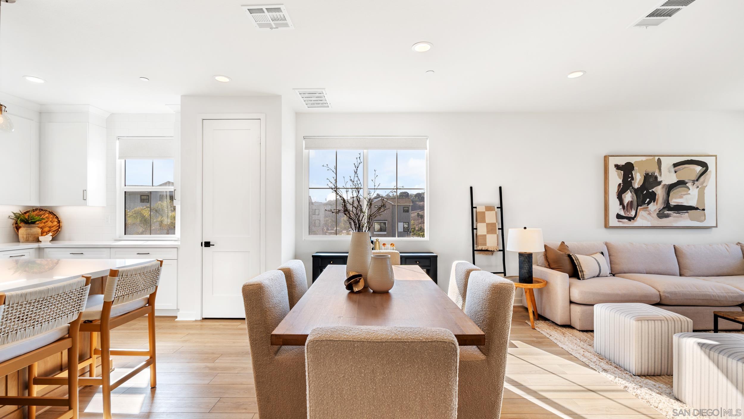 Detail Gallery Image 6 of 25 For 4700  Parsley Lane, Carlsbad,  CA 92008 - 4 Beds | 3/1 Baths