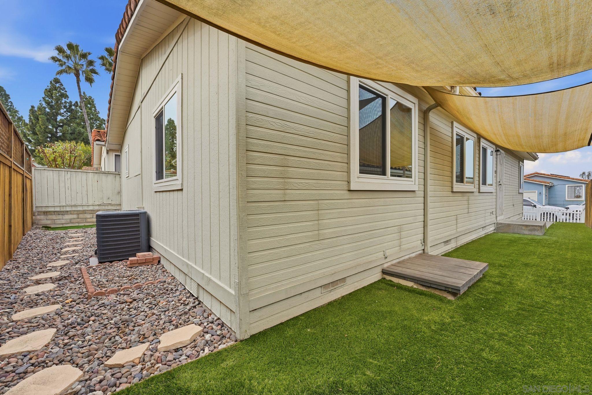 Detail Gallery Image 20 of 28 For 14955  Avenida Venusto  #85,  San Diego,  CA 92128 - 3 Beds | 2 Baths