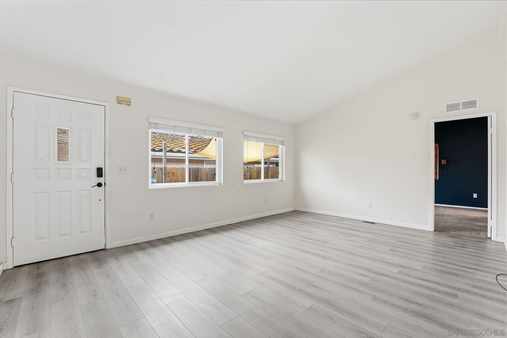 Detail Gallery Image 10 of 28 For 14955  Avenida Venusto  #85,  San Diego,  CA 92128 - 3 Beds | 2 Baths