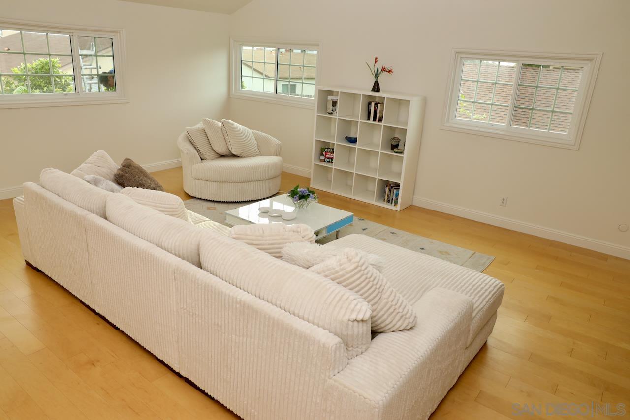 Detail Gallery Image 26 of 34 For 8907  Taurus Place, San Diego,  CA 92126 - 5 Beds | 3 Baths